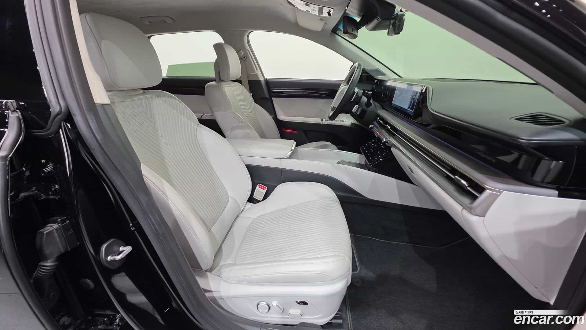 Grandeur Hyundai 2023.0-INNER-010