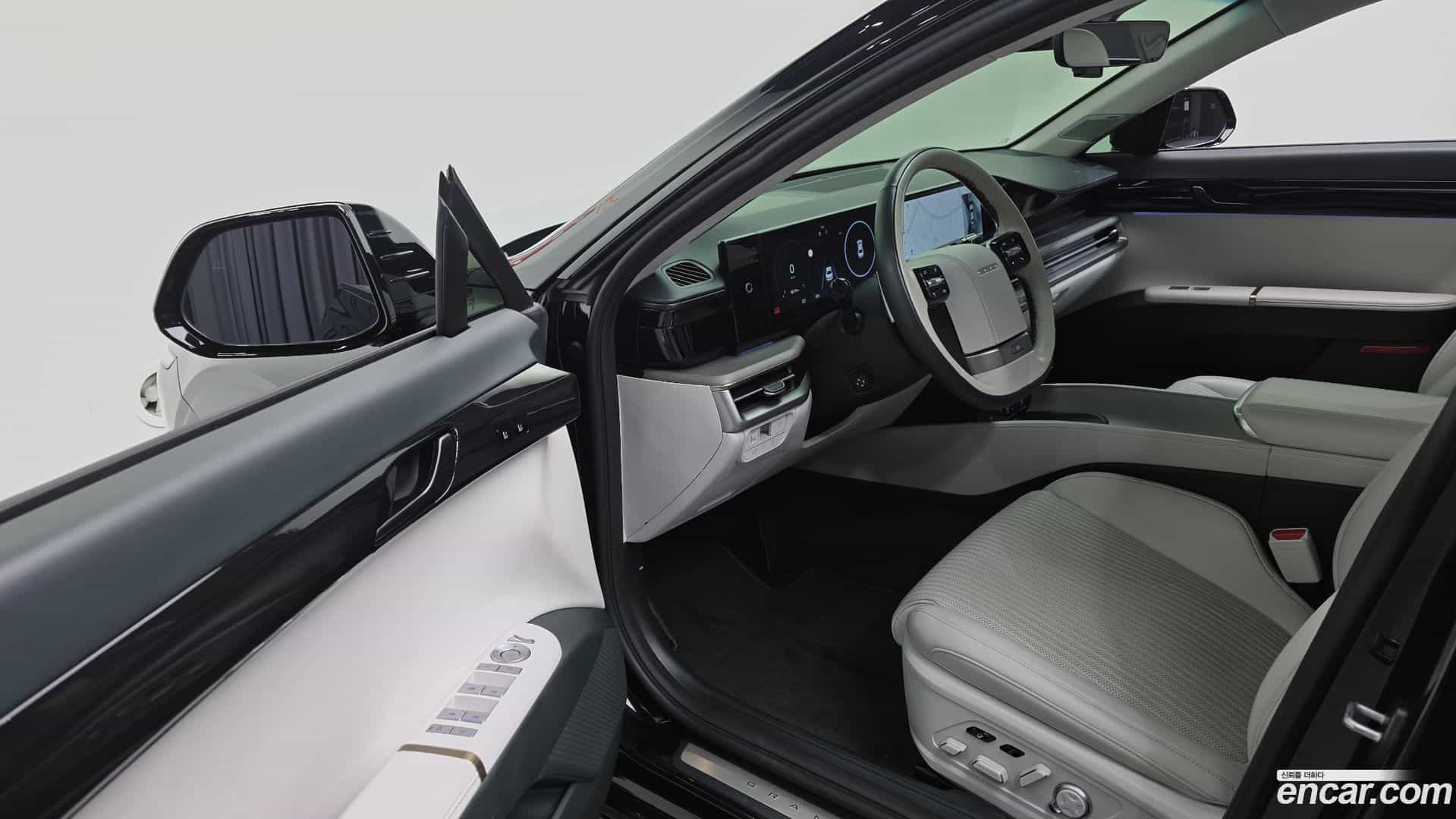 Grandeur Hyundai 2023.0-OPTION-015