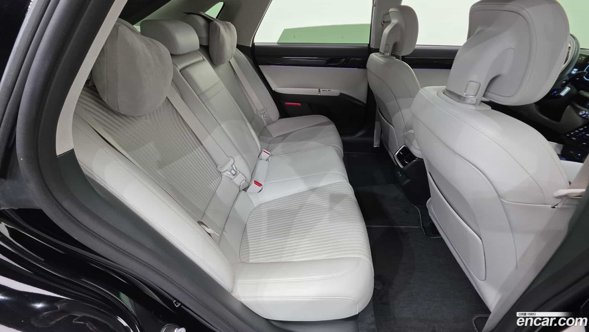 Grandeur Hyundai 2023.0-OPTION-023