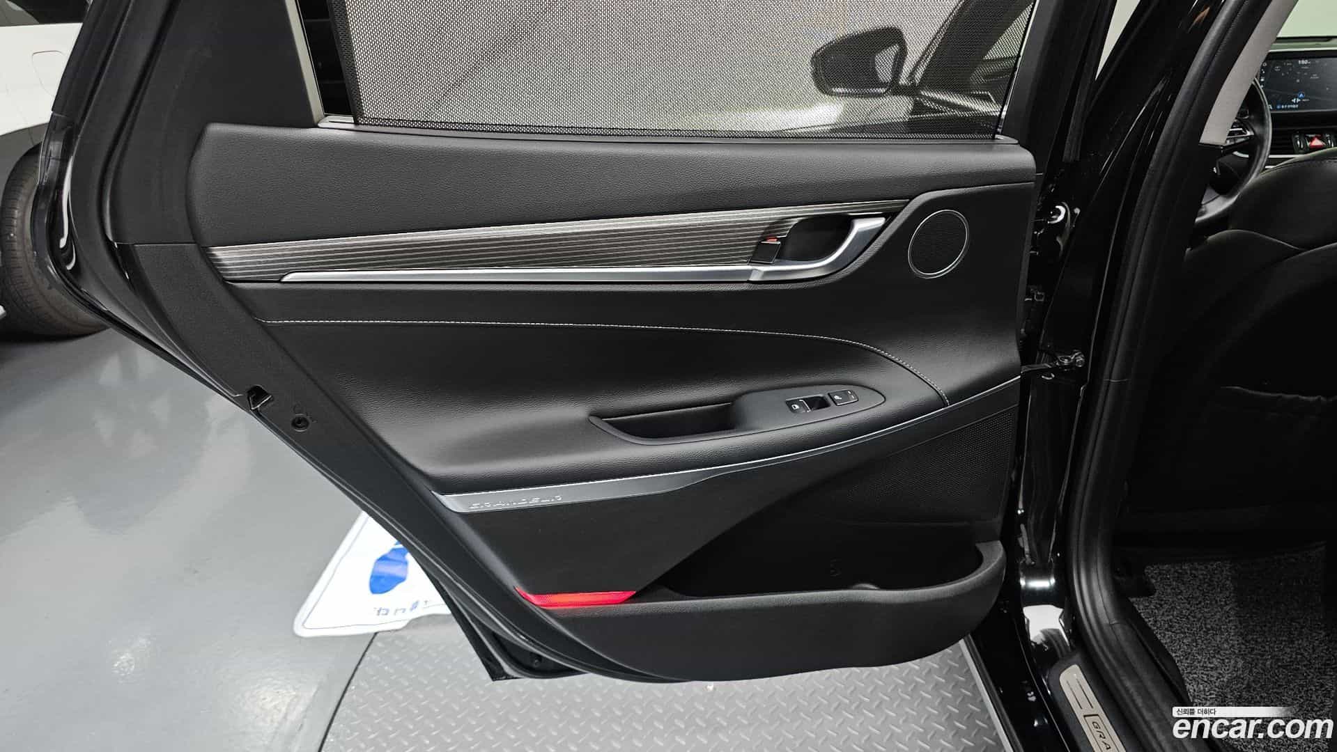 Grandeur Hyundai 2018.2-INNER-035