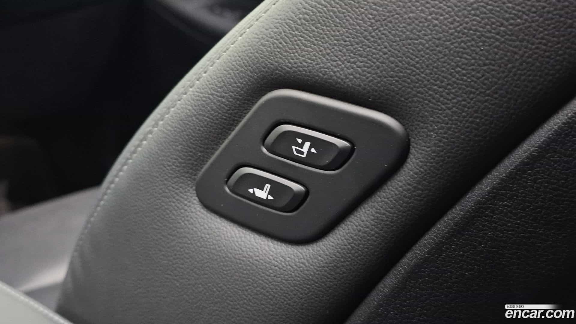 Grandeur Hyundai 2018.2-OPTION-042