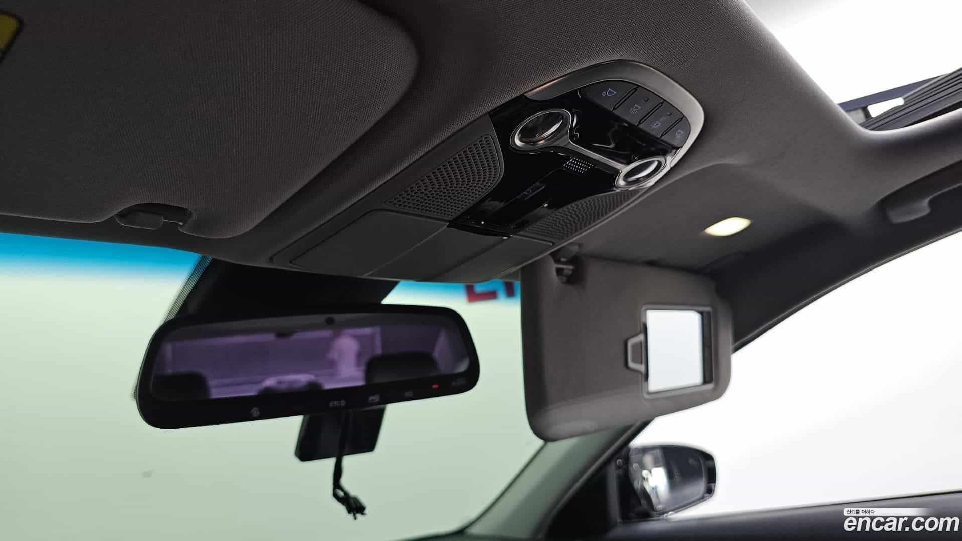 Grandeur Hyundai 2018.2-OPTION-043