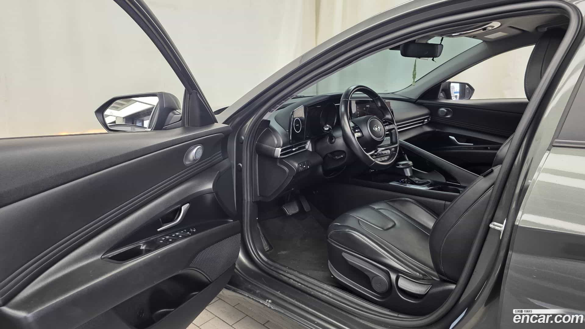 AVANTE Hyundai 2021.10-INNER-010