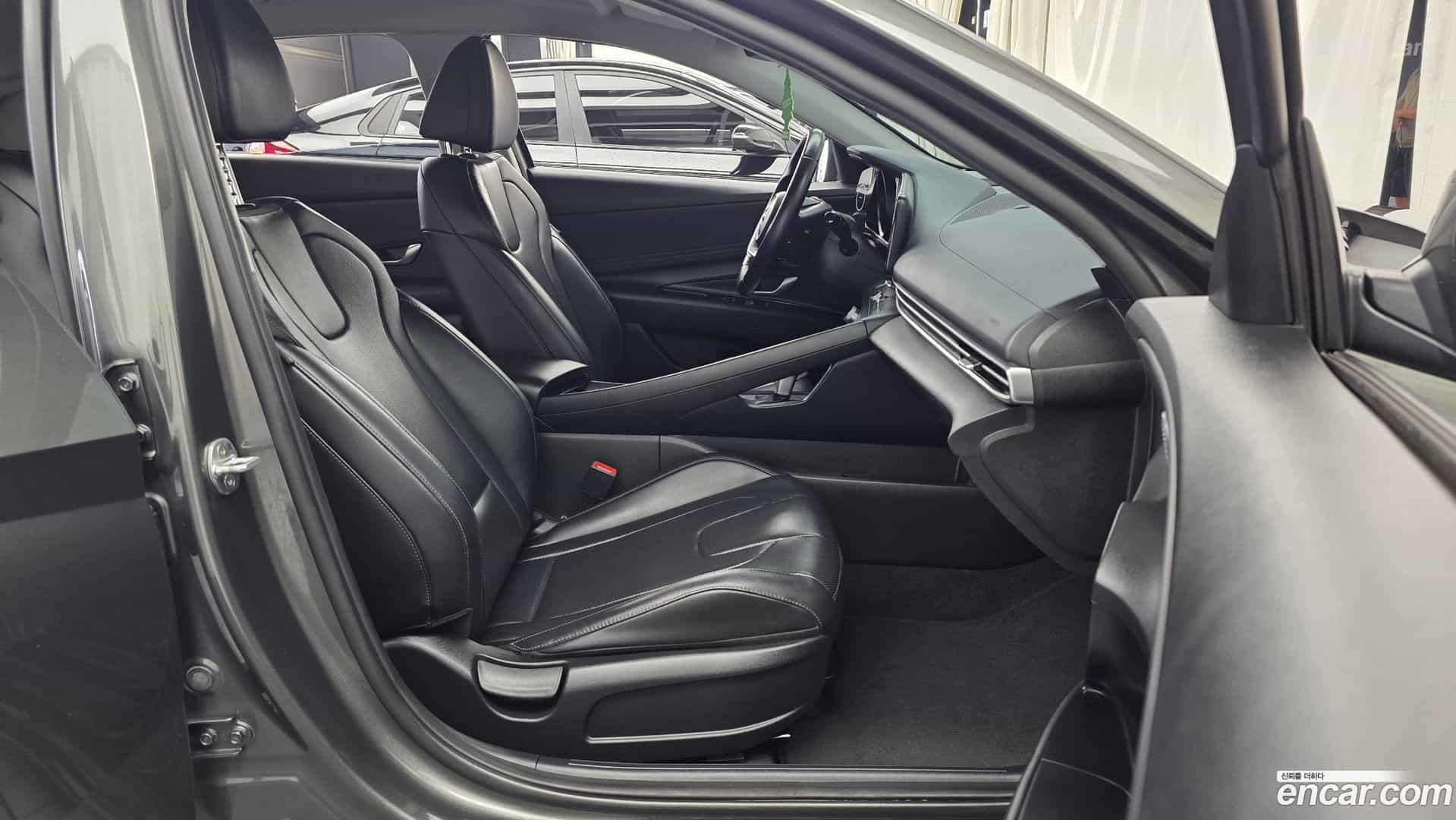 AVANTE Hyundai 2021.10-OPTION-015