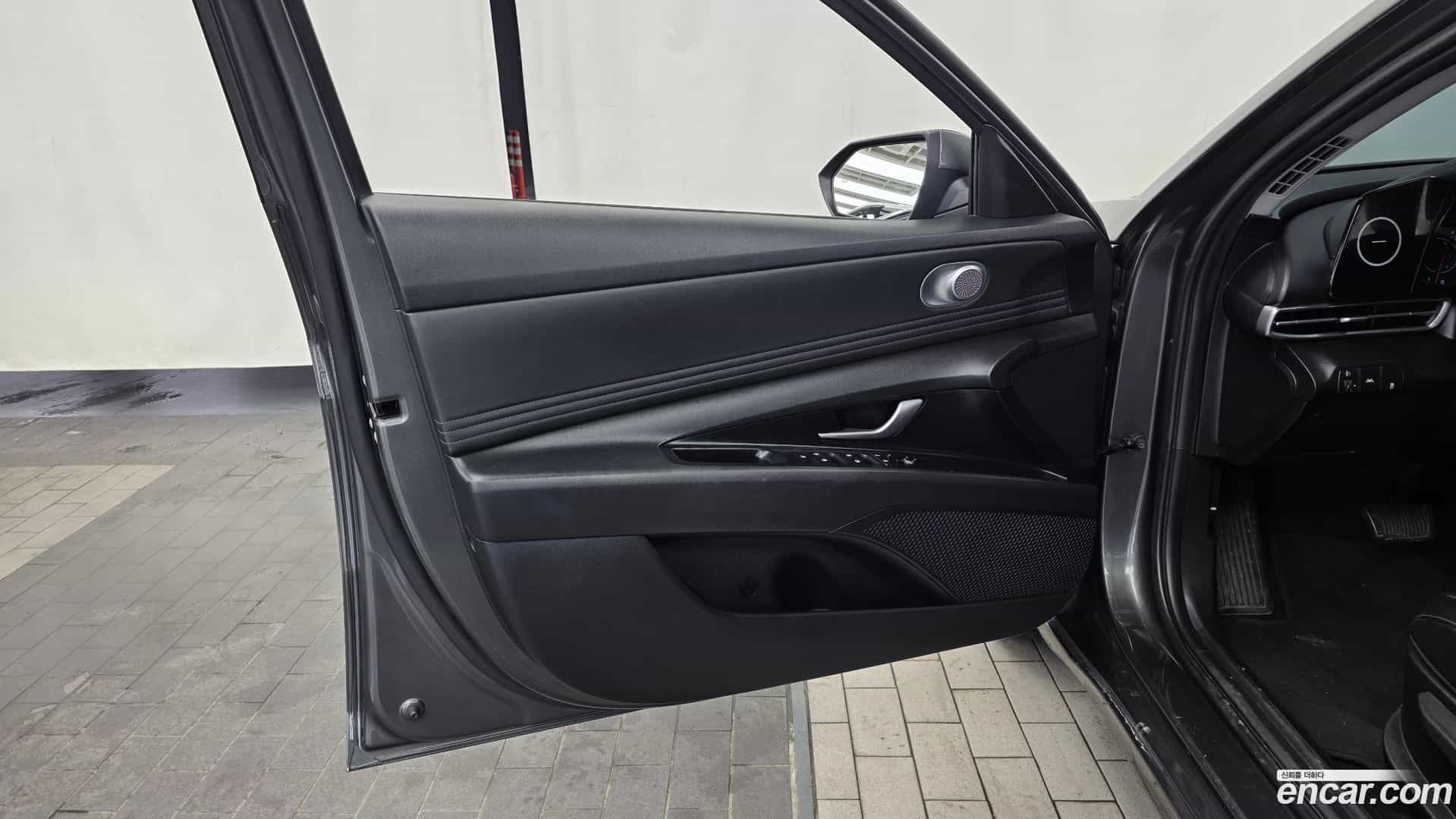 AVANTE Hyundai 2021.10-INNER-034
