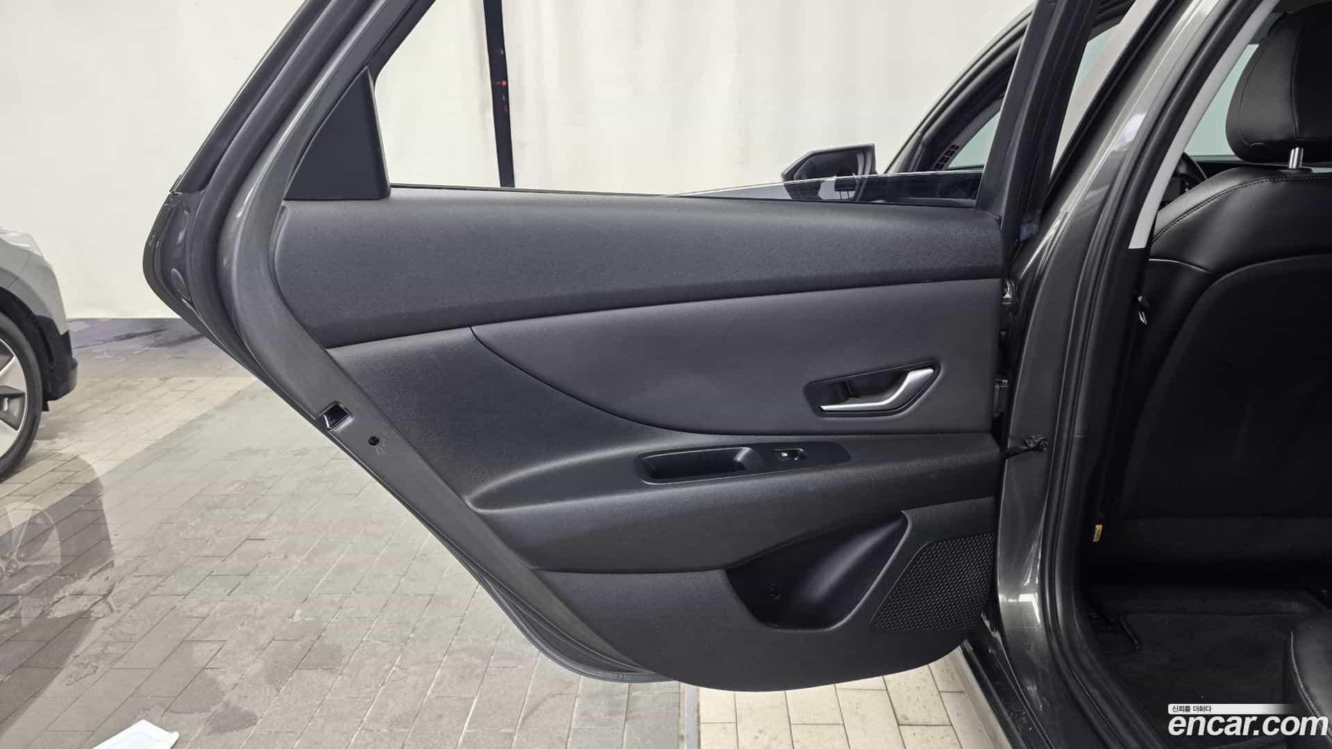 AVANTE Hyundai 2021.10-INNER-035