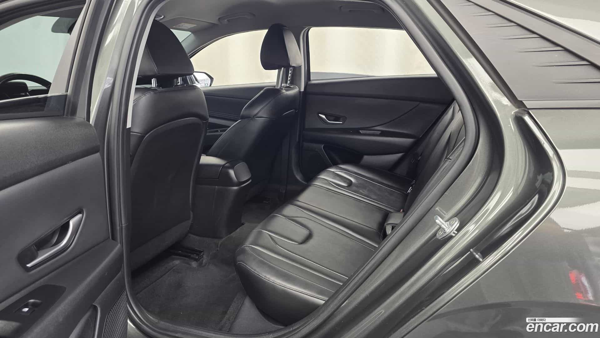 AVANTE Hyundai 2021.10-INNER-036