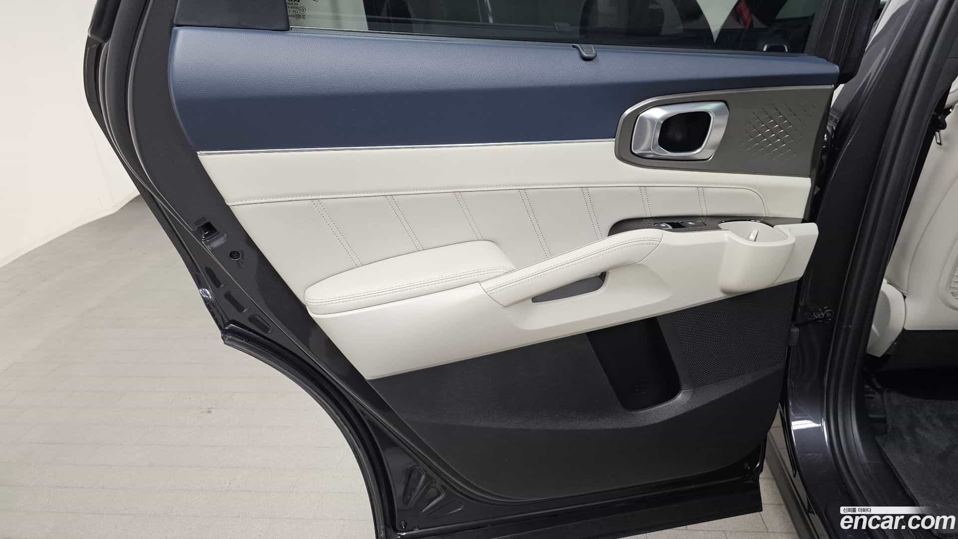 Sorento Kia 2023.3-INNER-035