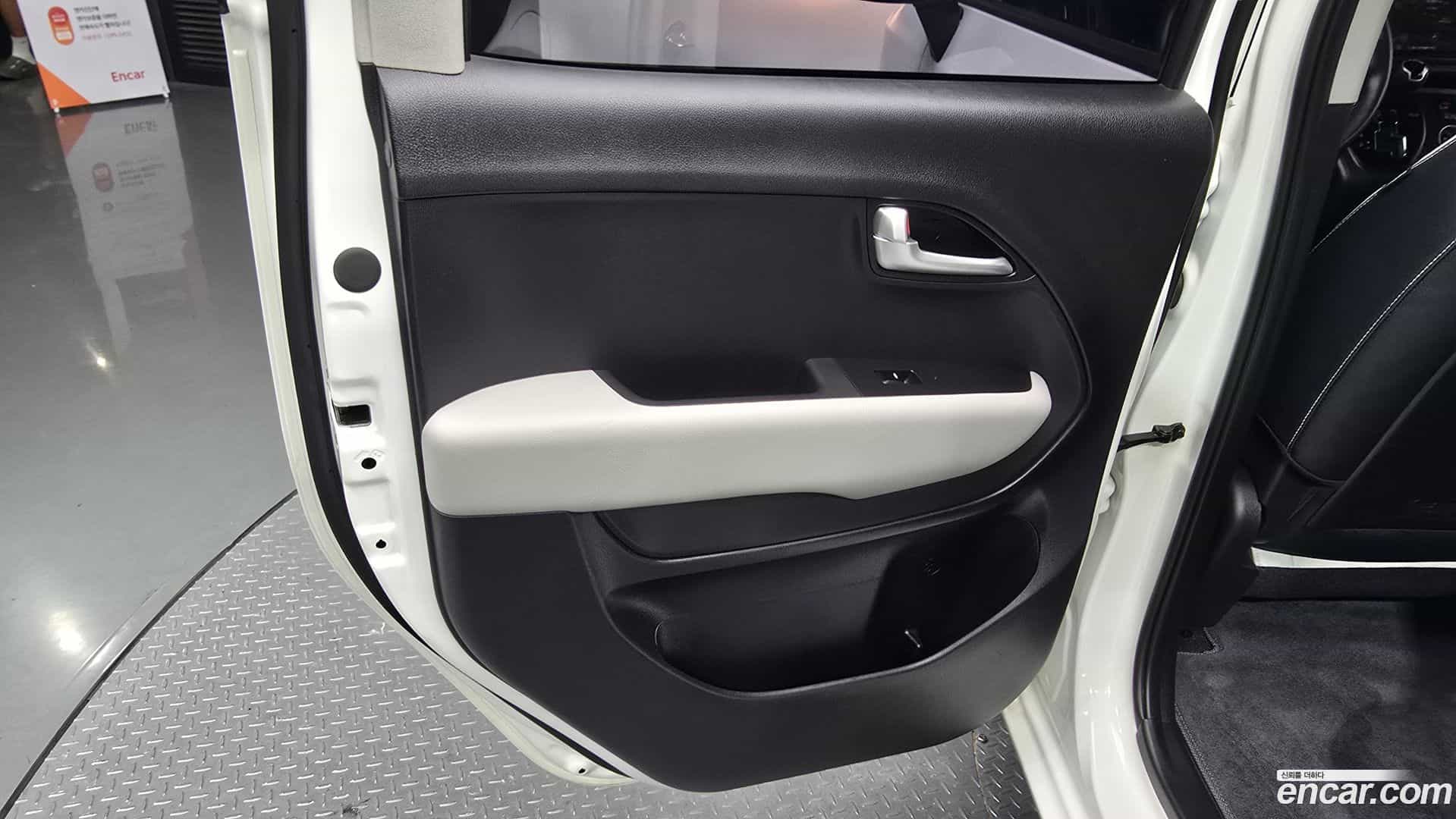 RAY Kia 2024.0-INNER-035