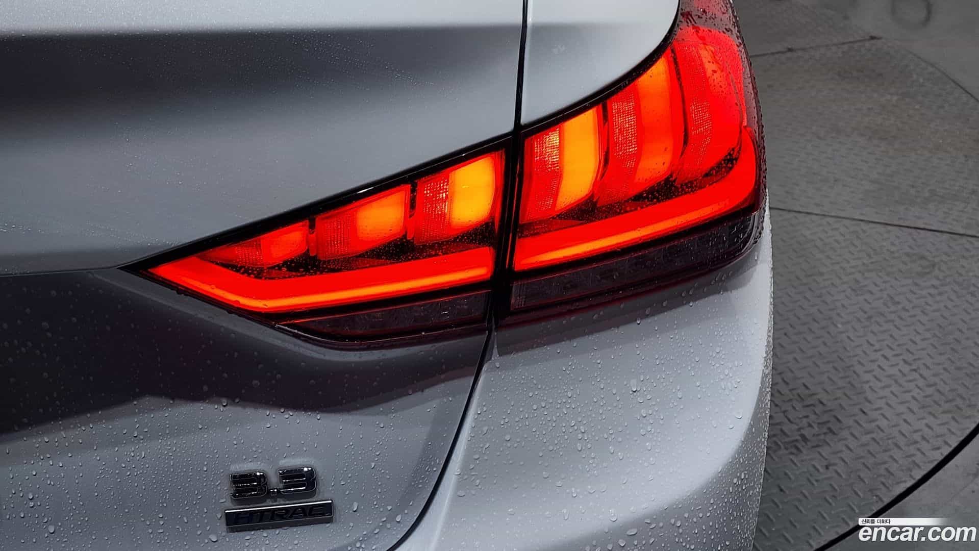 G80 Genesis 2018.0-OUTER-033