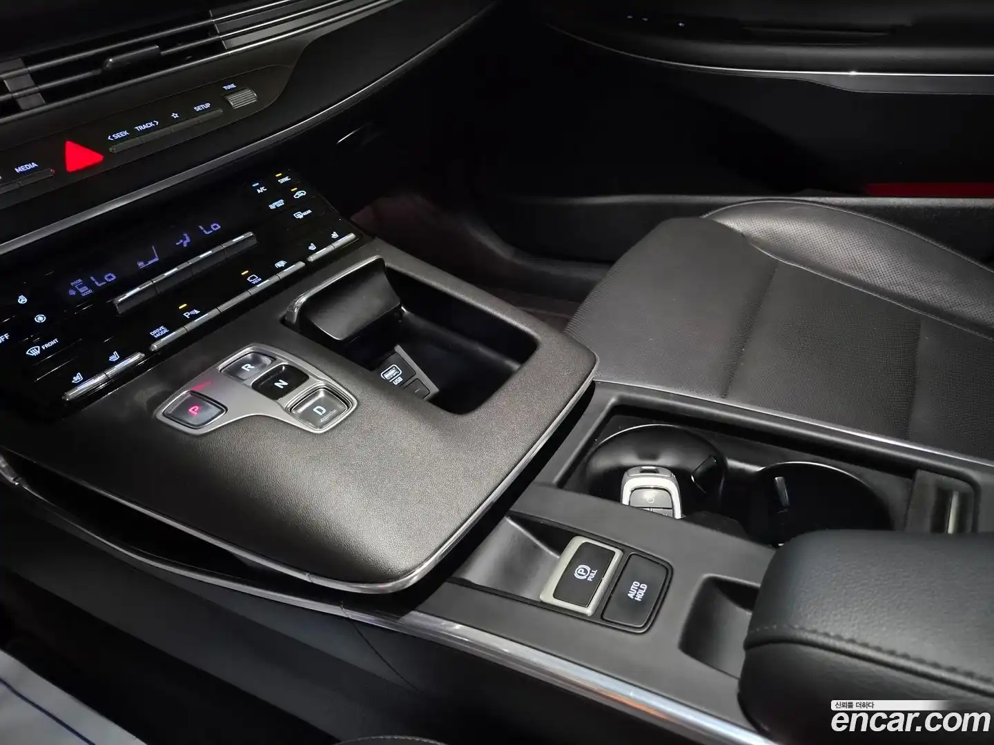 Grandeur Hyundai 2022.4-OPTION-023