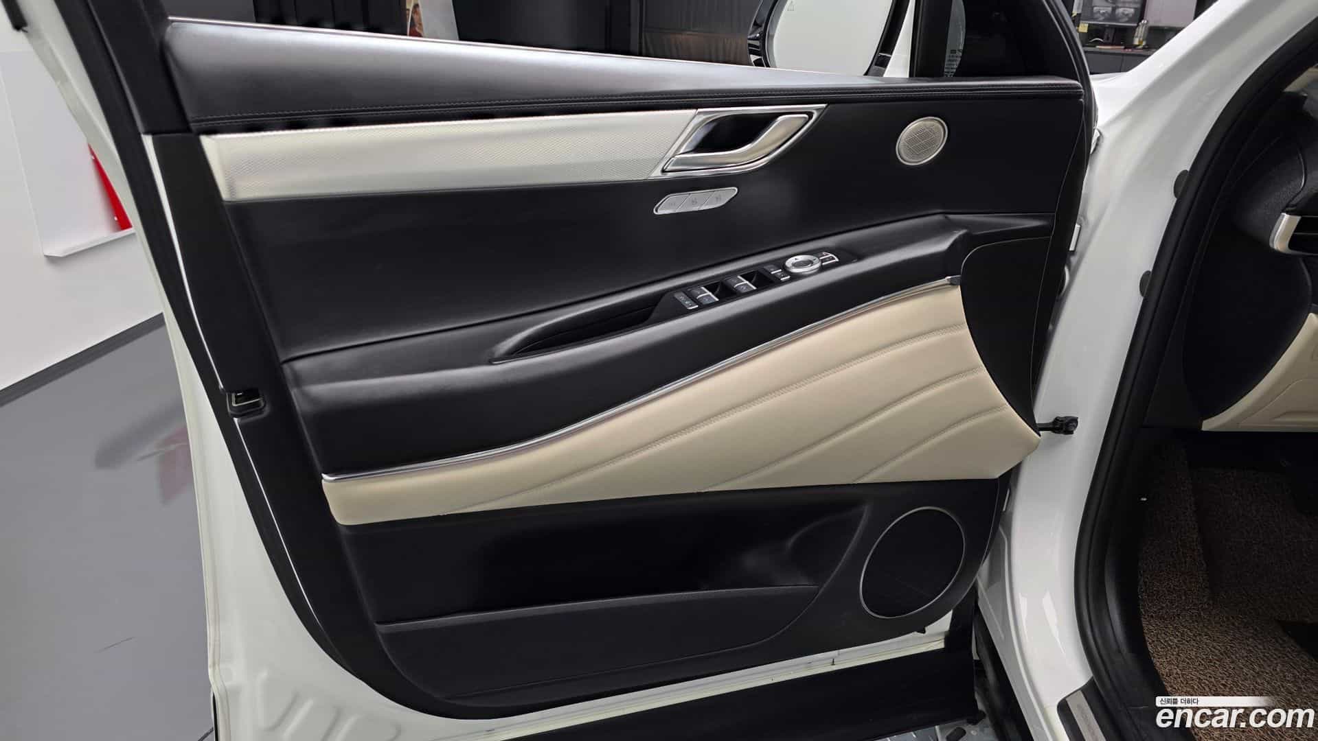 GV80 Genesis 2022.0-INNER-034