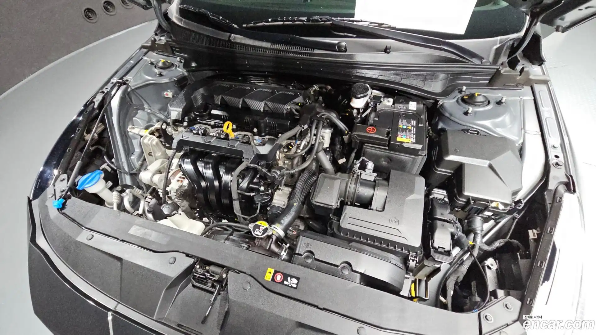 AVANTE Hyundai 2022.0-OUTER-006