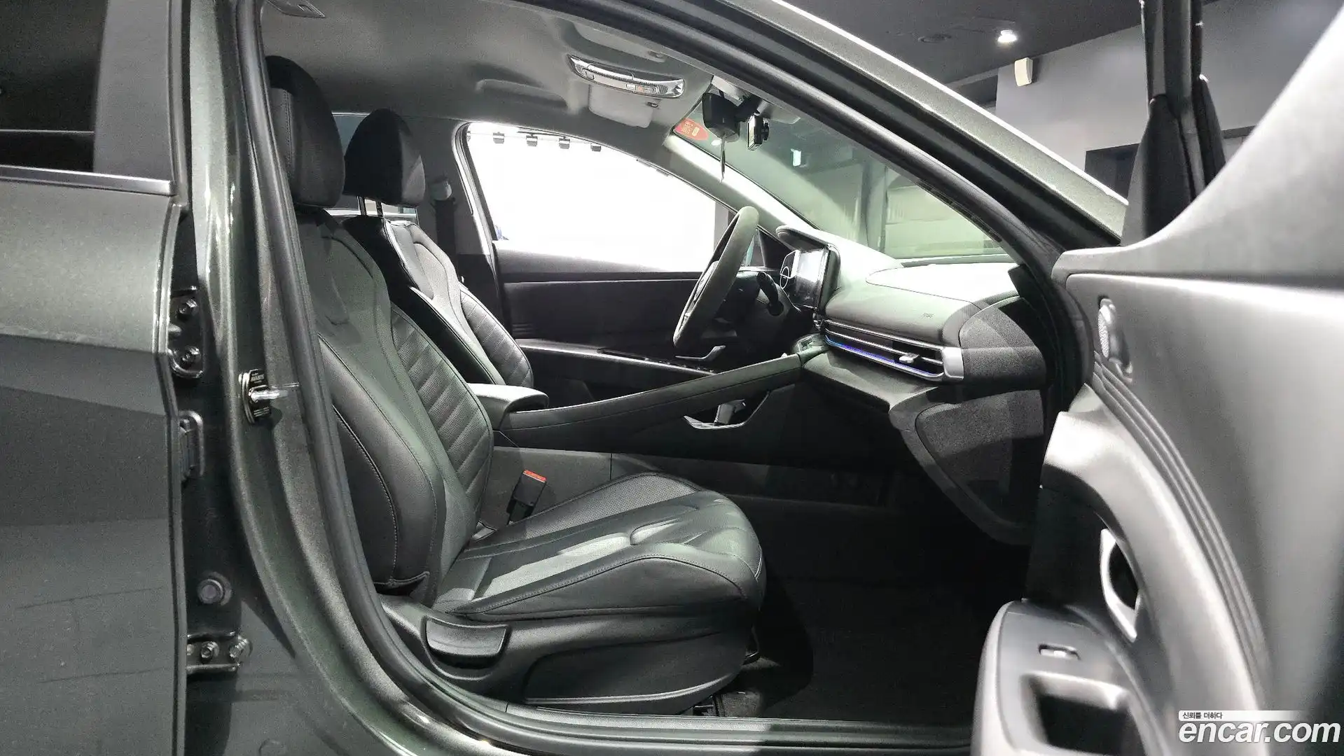 AVANTE Hyundai 2022.0-INNER-036