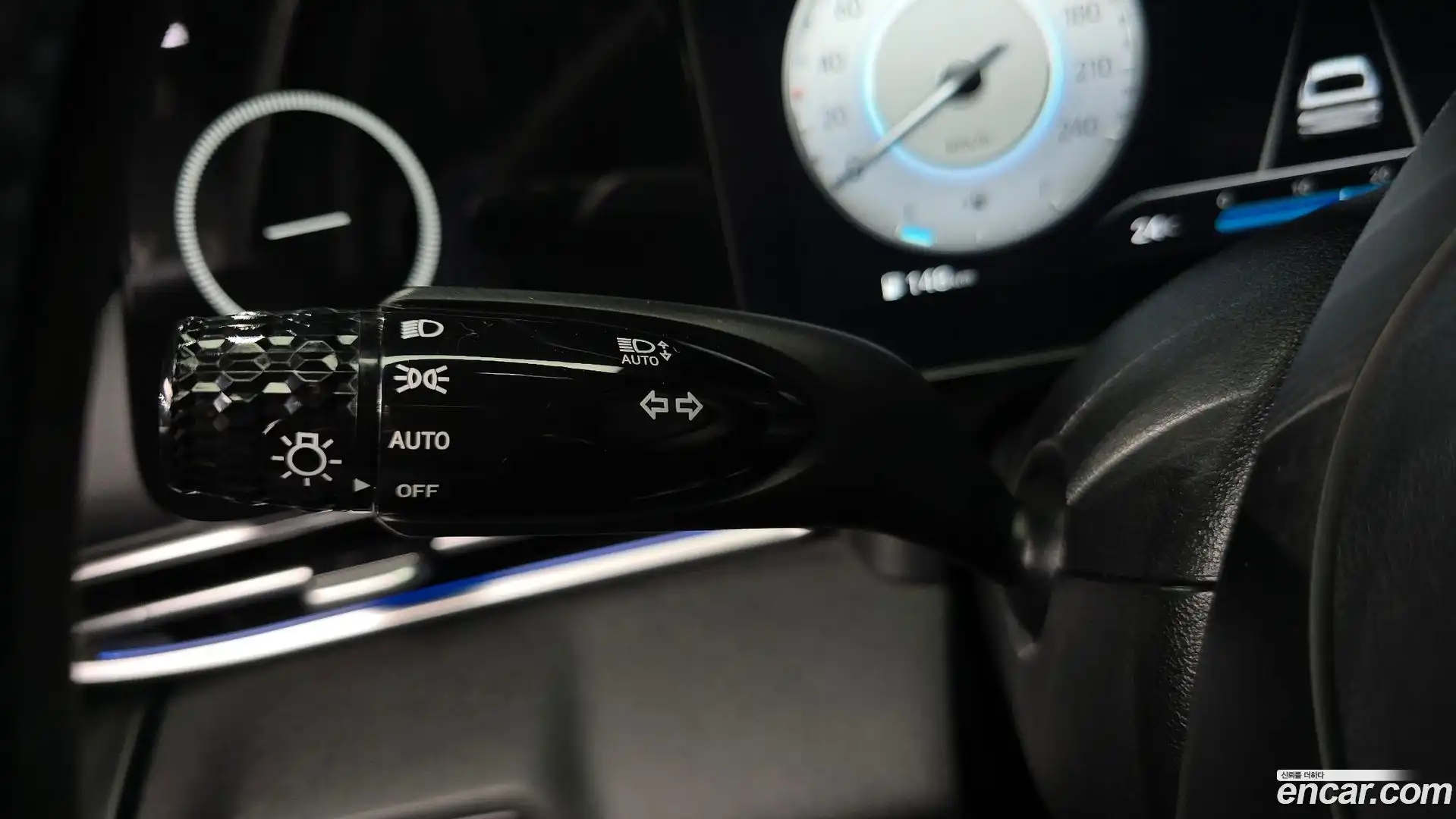AVANTE Hyundai 2022.0-OPTION-041