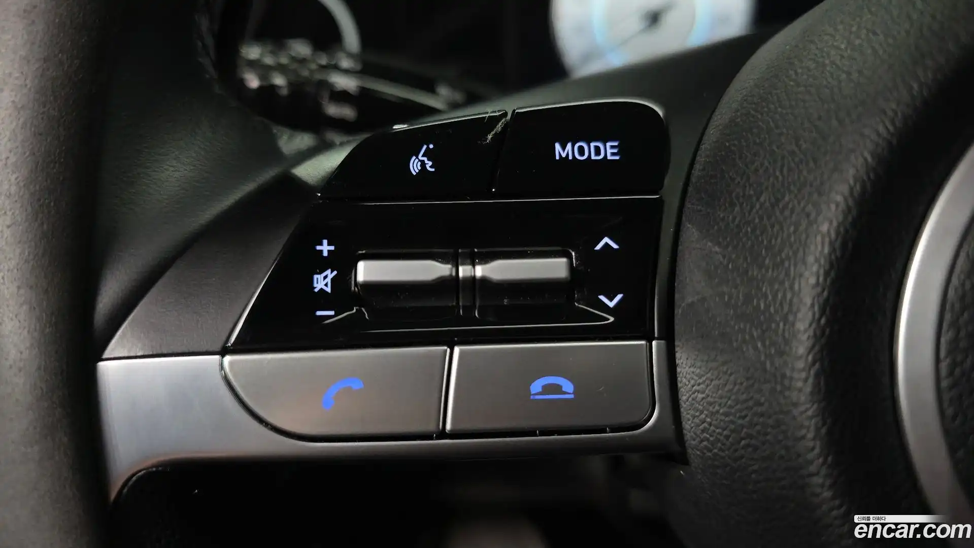 AVANTE Hyundai 2022.0-OPTION-043