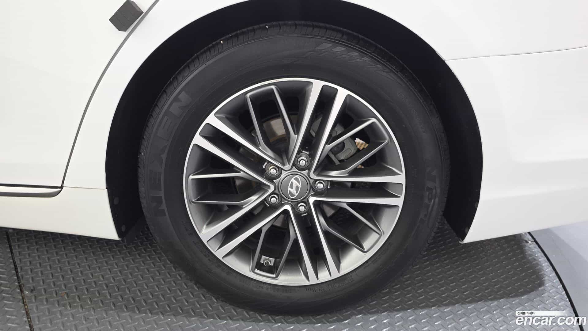 Grandeur Hyundai 2017.0-OUTER-031