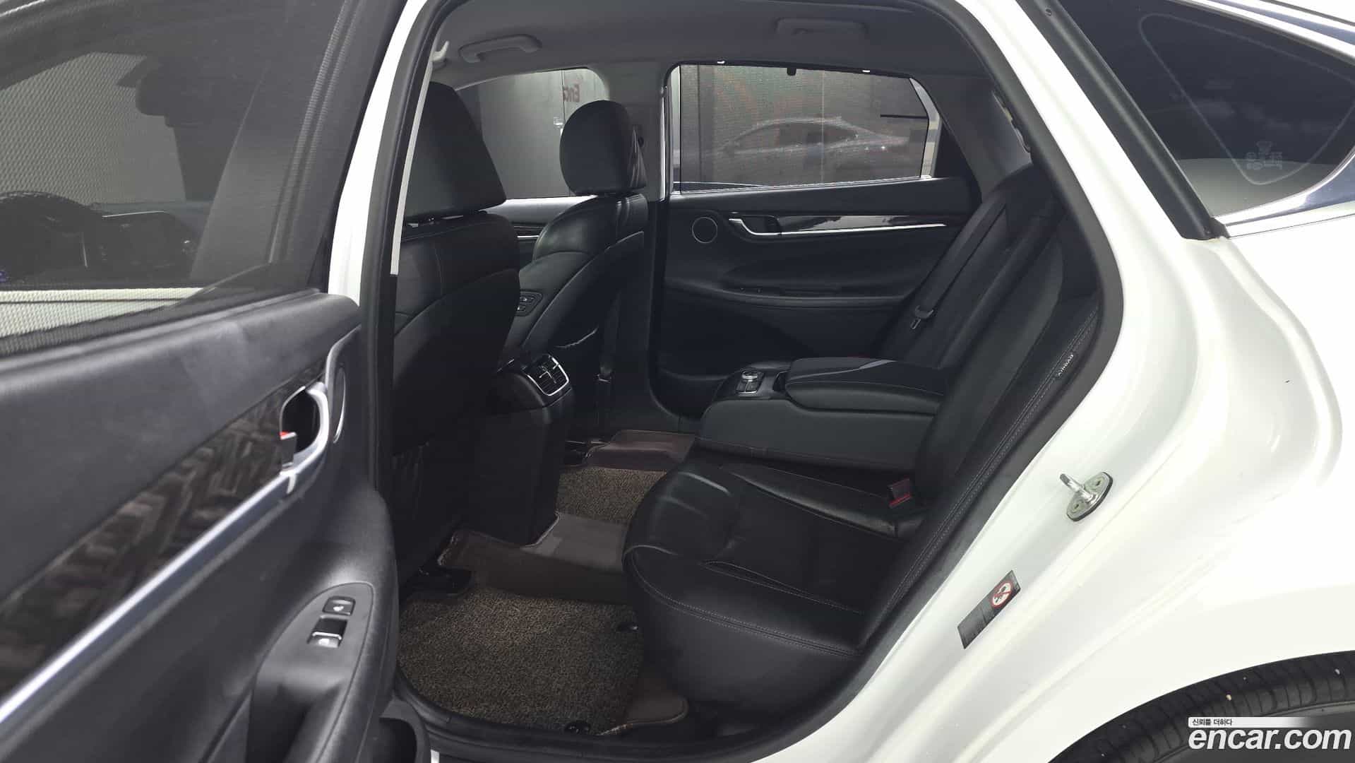 Grandeur Hyundai 2017.0-INNER-036