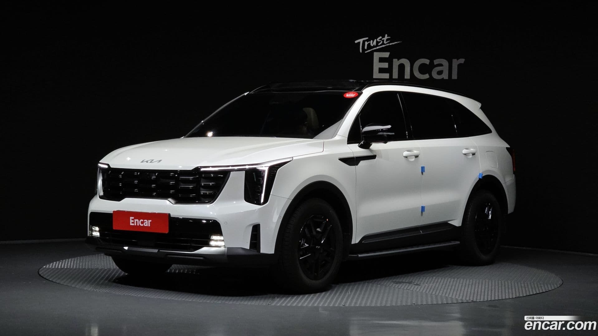 Main__Slider__Photo:Sorento Kia 2024.6-0