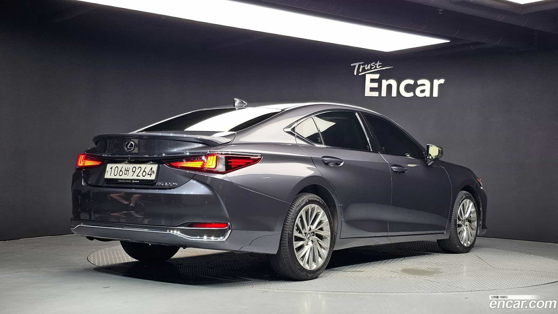 ES Lexus 2023.0-OUTER-002