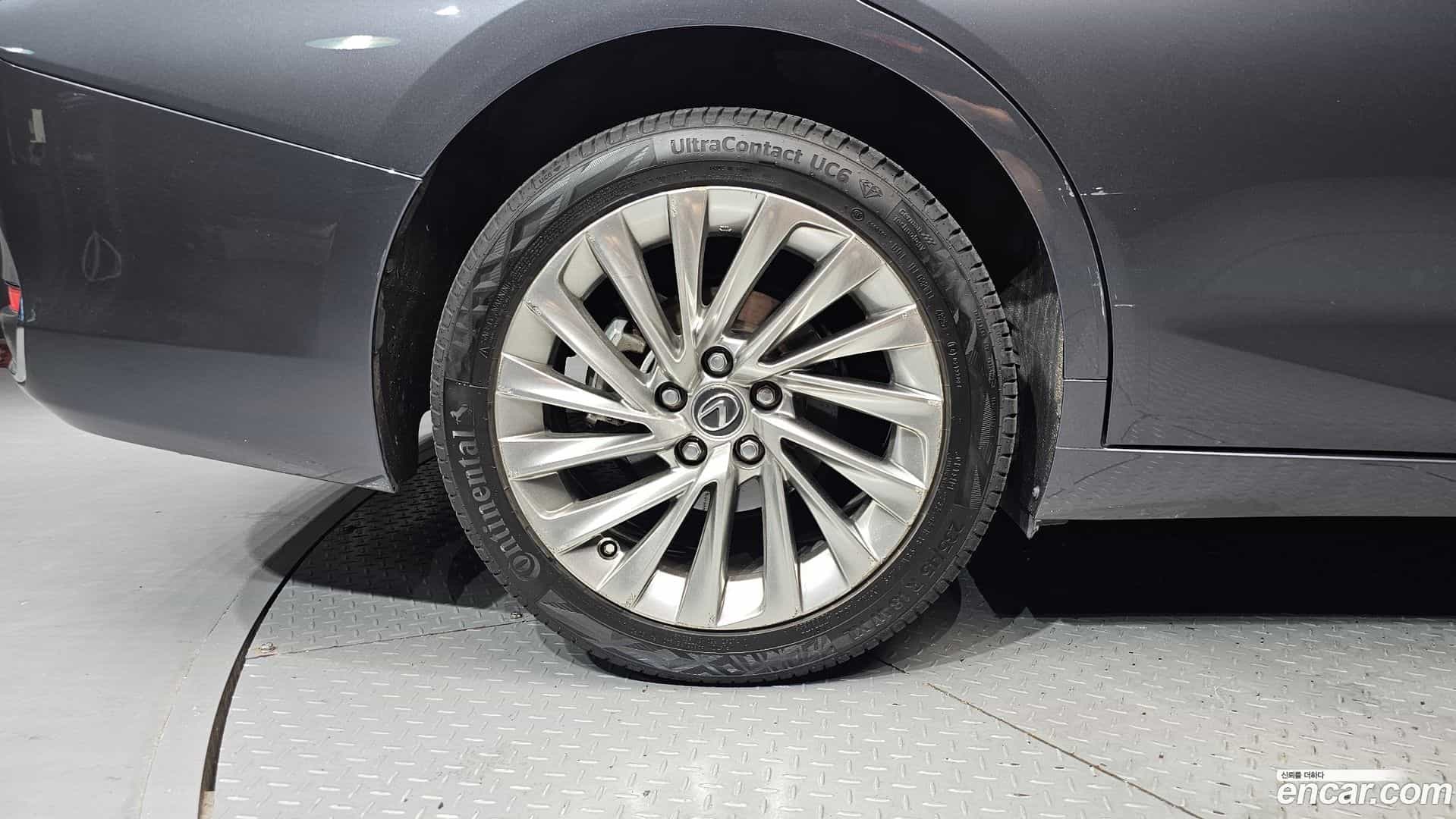ES Lexus 2023.0-OUTER-005