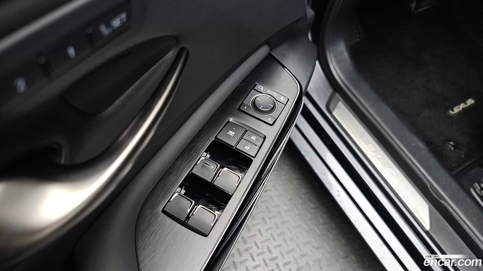 ES Lexus 2023.0-OPTION-022