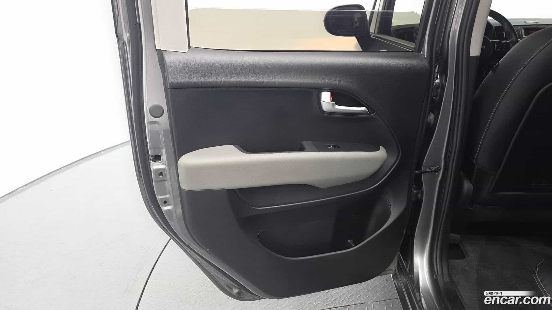 RAY Kia 2022.10-INNER-035