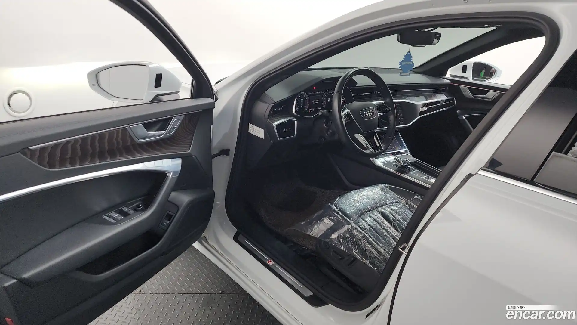 A6 Audi 2020.0-INNER-010