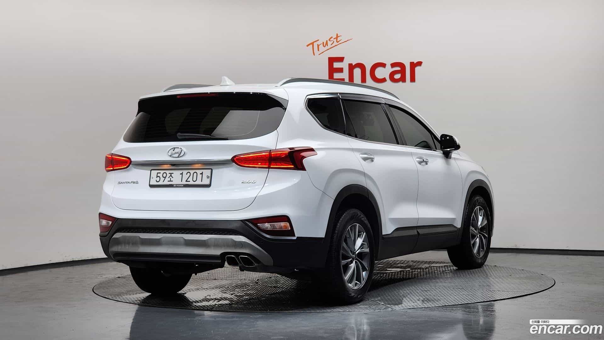 Santafe Hyundai 2018.6-OUTER-002