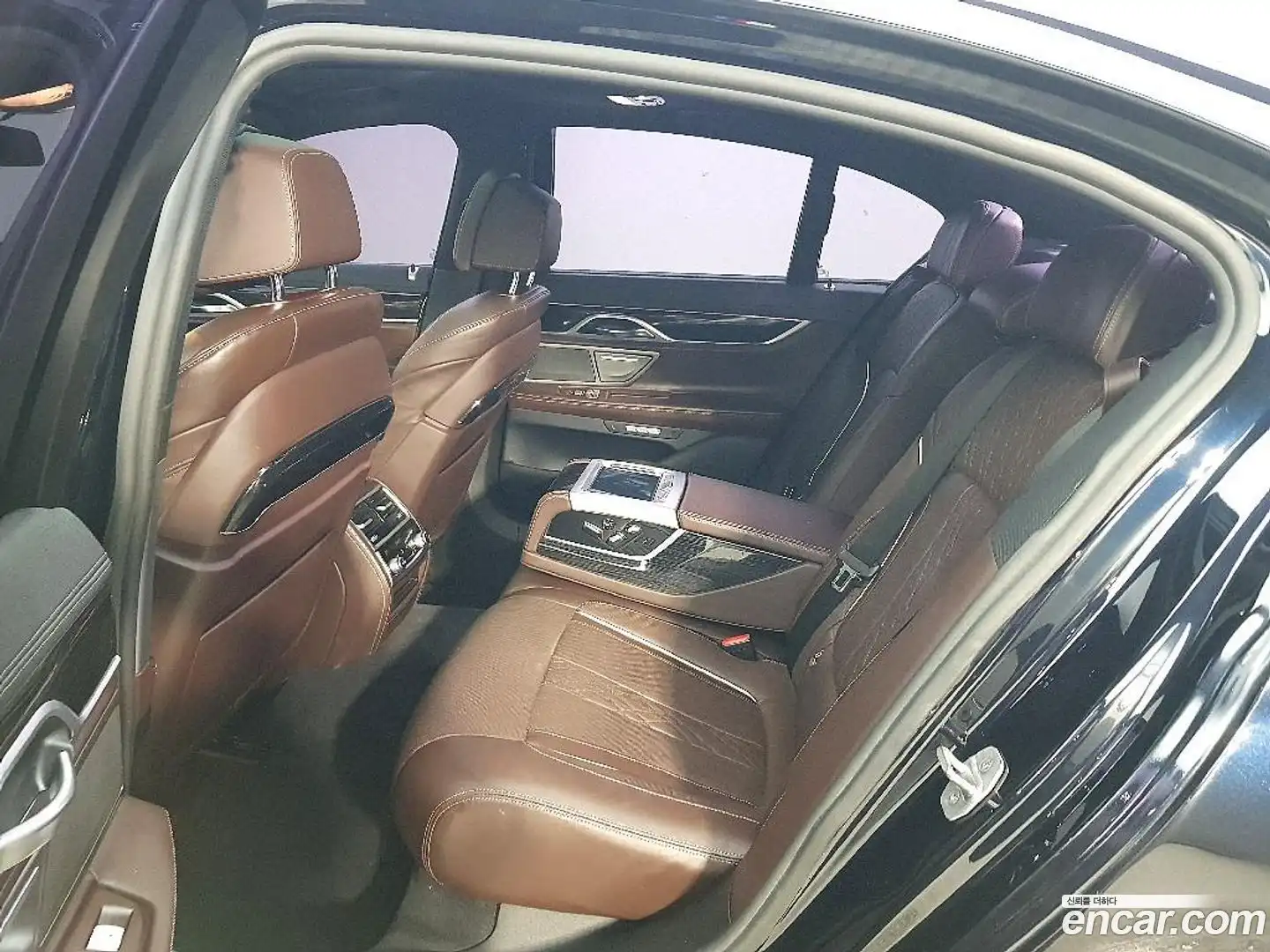 7-Series BMW 2017.0-INNER-009