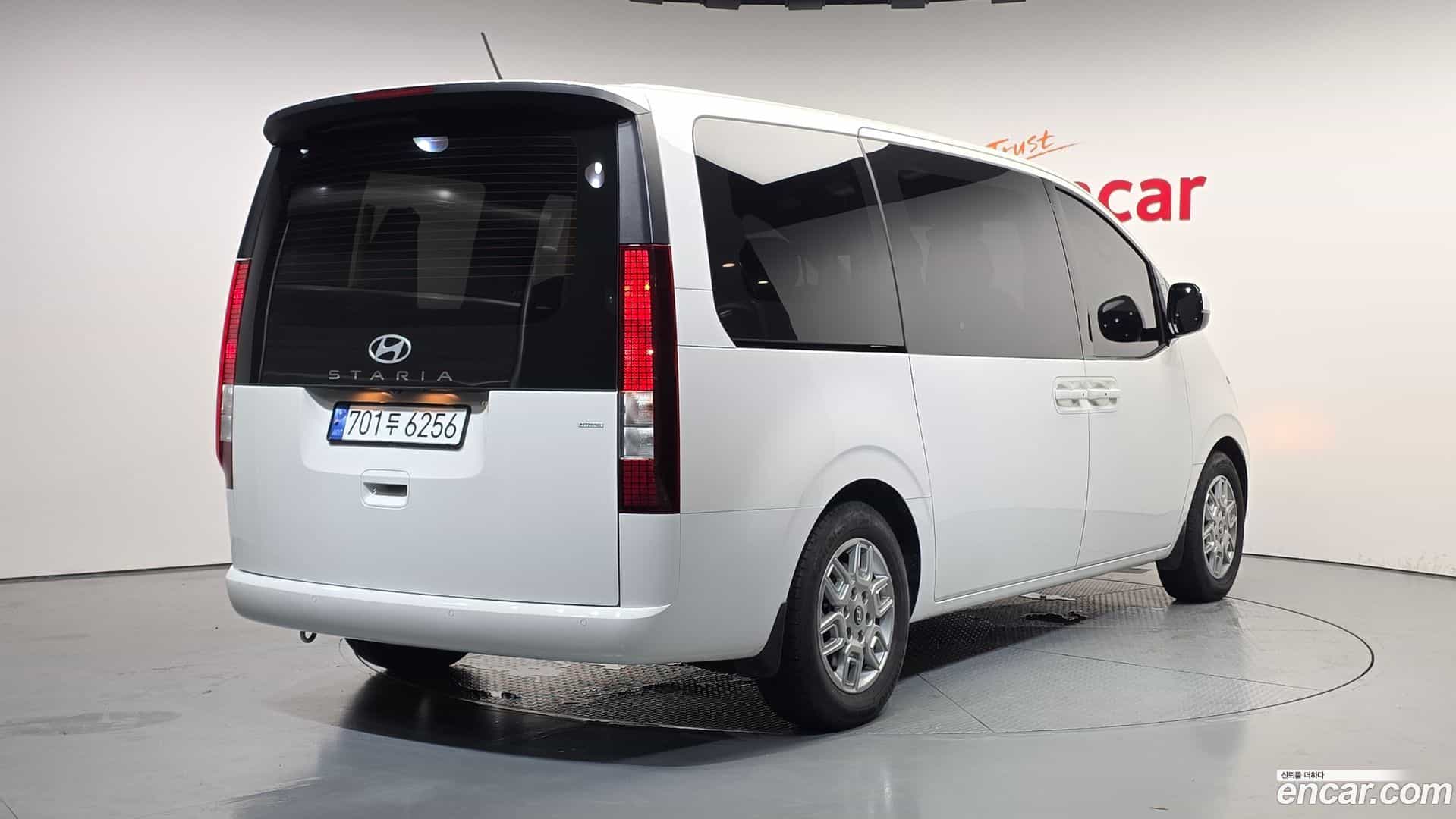 Staria Hyundai 2024.9-OUTER-002