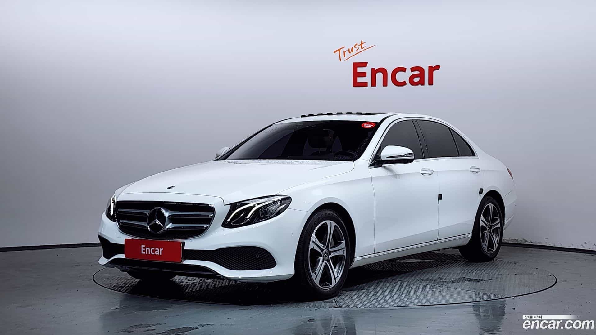 E-Class Mercedes-Benz 2018.10-OUTER-001