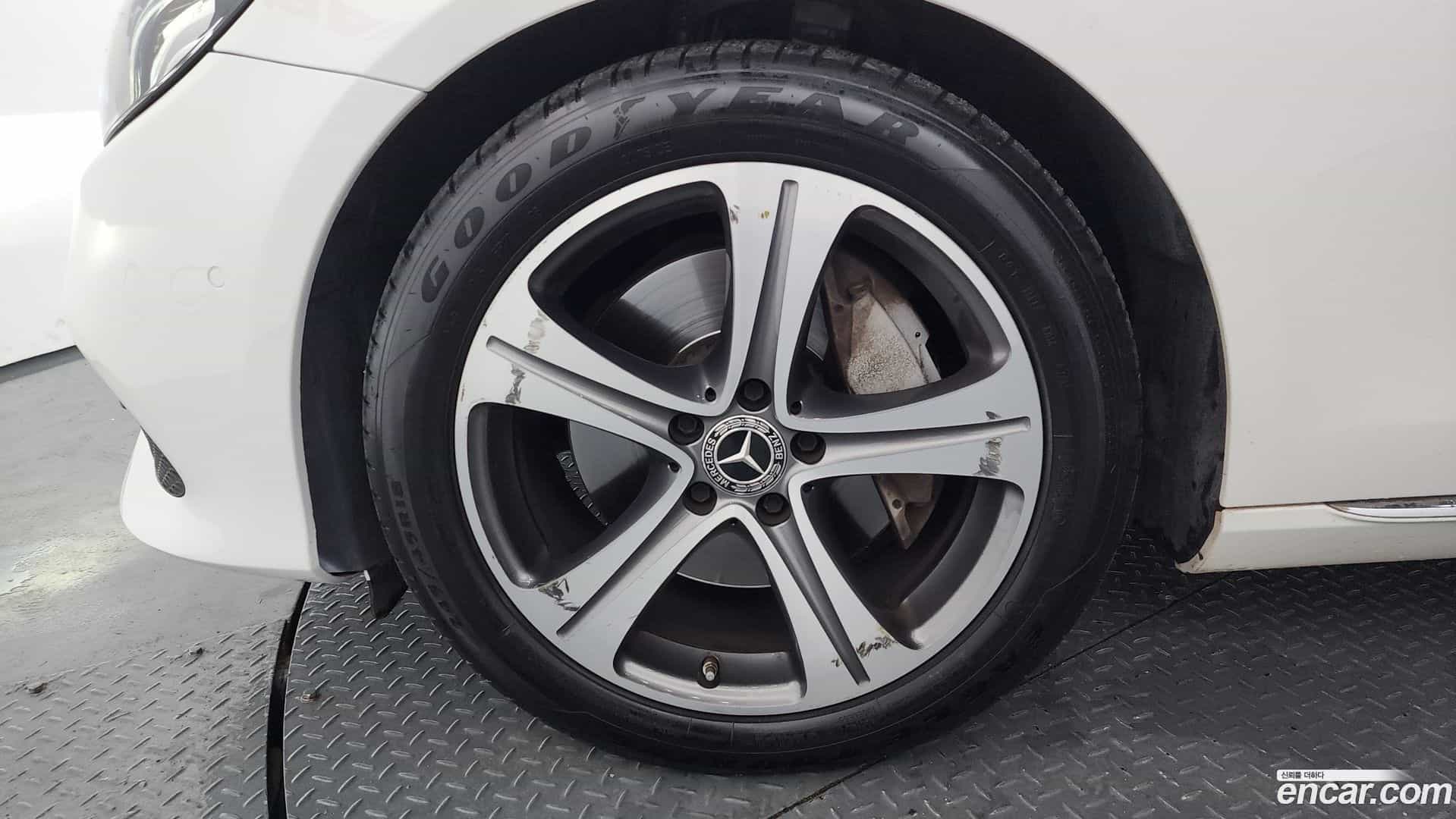 E-Class Mercedes-Benz 2018.10-OUTER-005