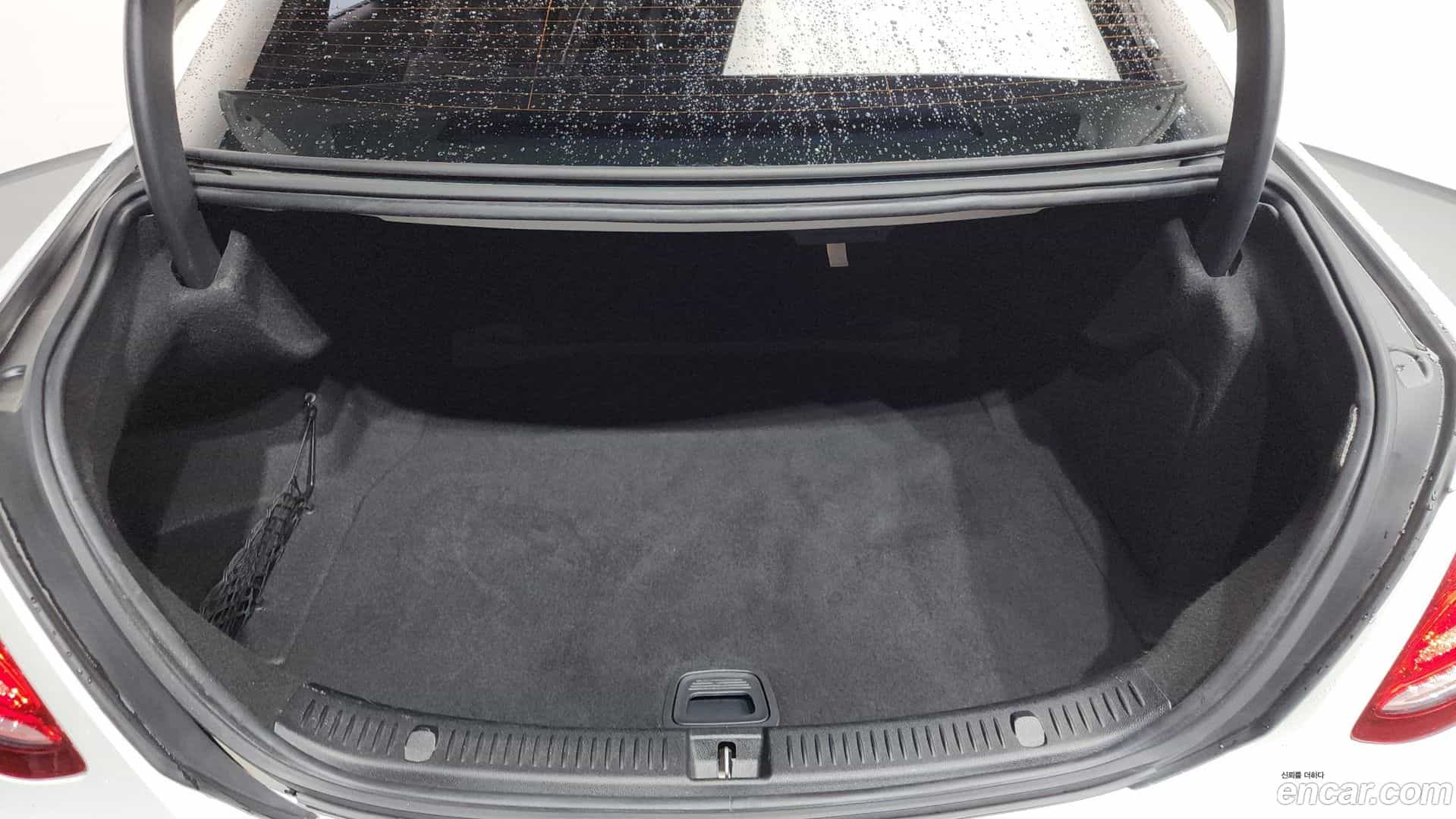 E-Class Mercedes-Benz 2018.10-OPTION-023