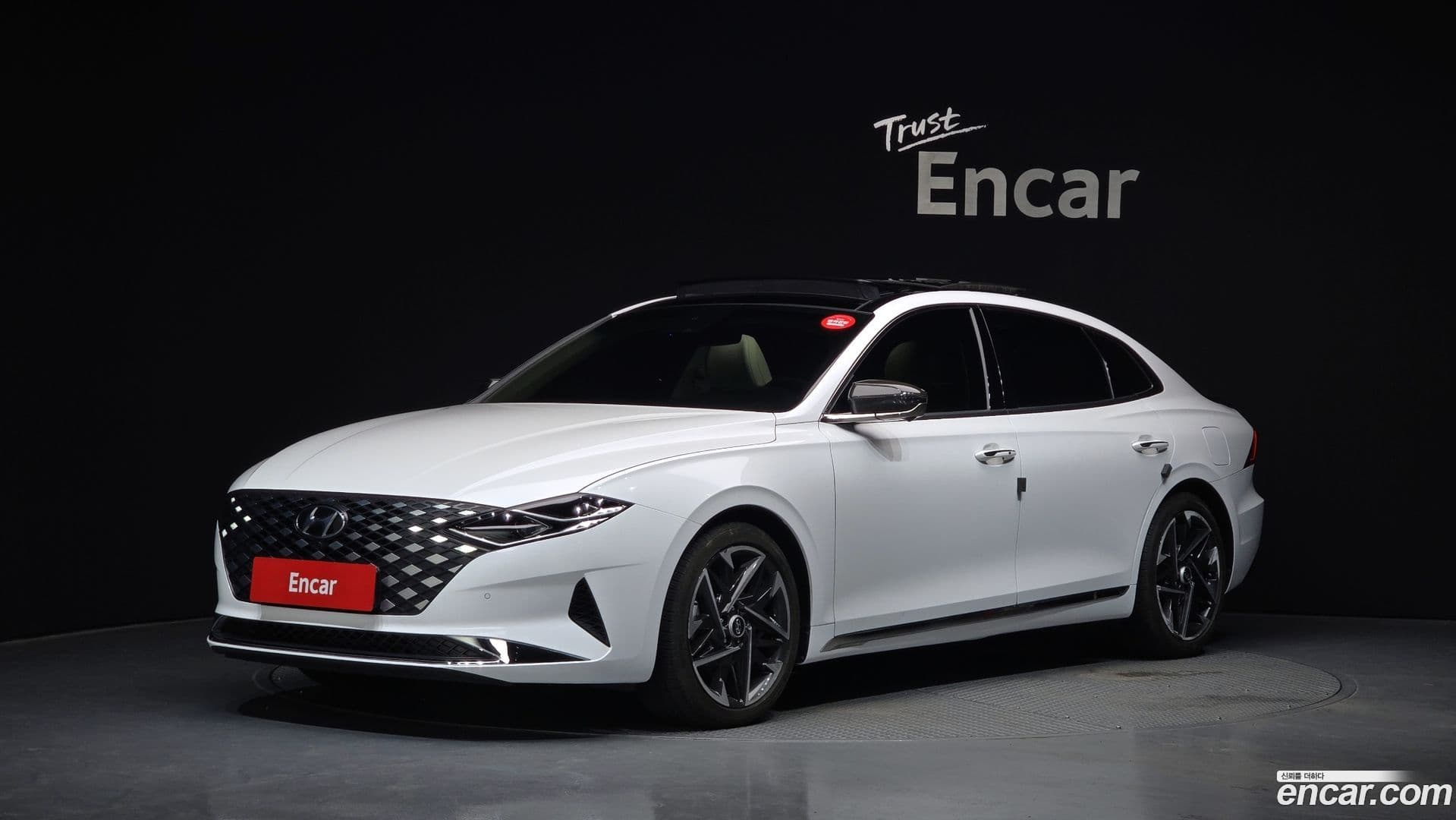 Main__Slider__Photo:Grandeur Hyundai 2022.2-0
