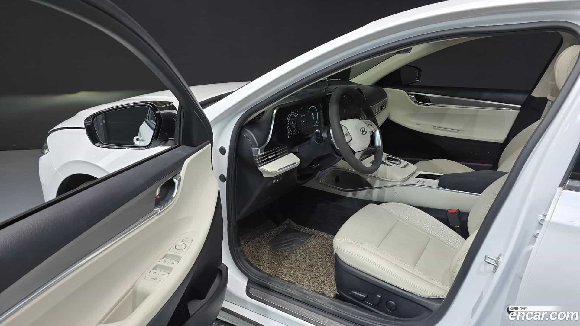 Grandeur Hyundai 2022.2-INNER-010