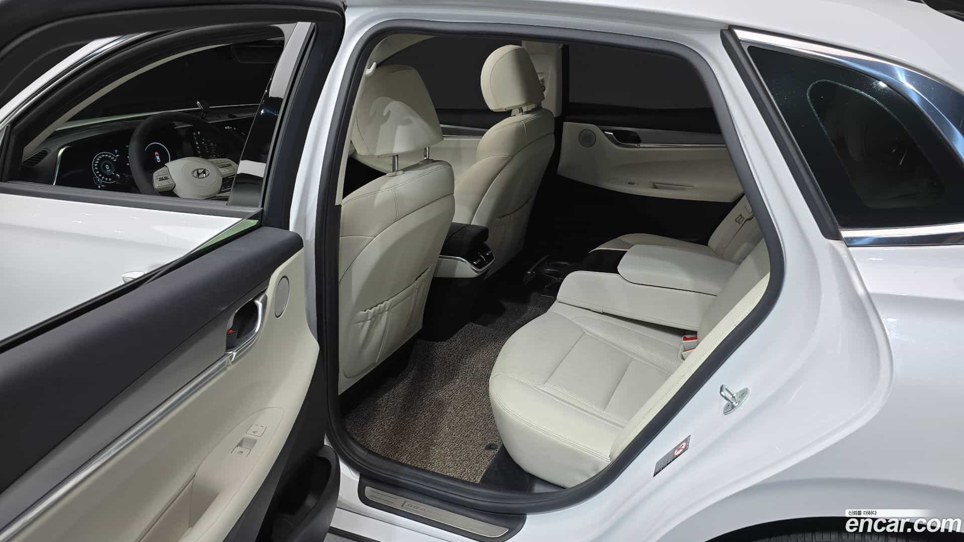 Grandeur Hyundai 2022.2-INNER-036