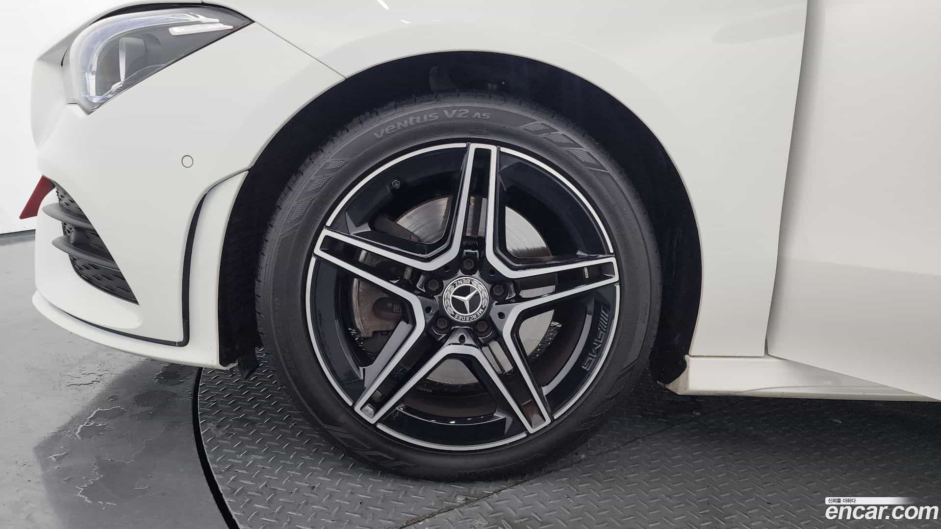 CLA-Class Mercedes-Benz 2023.4-OUTER-005