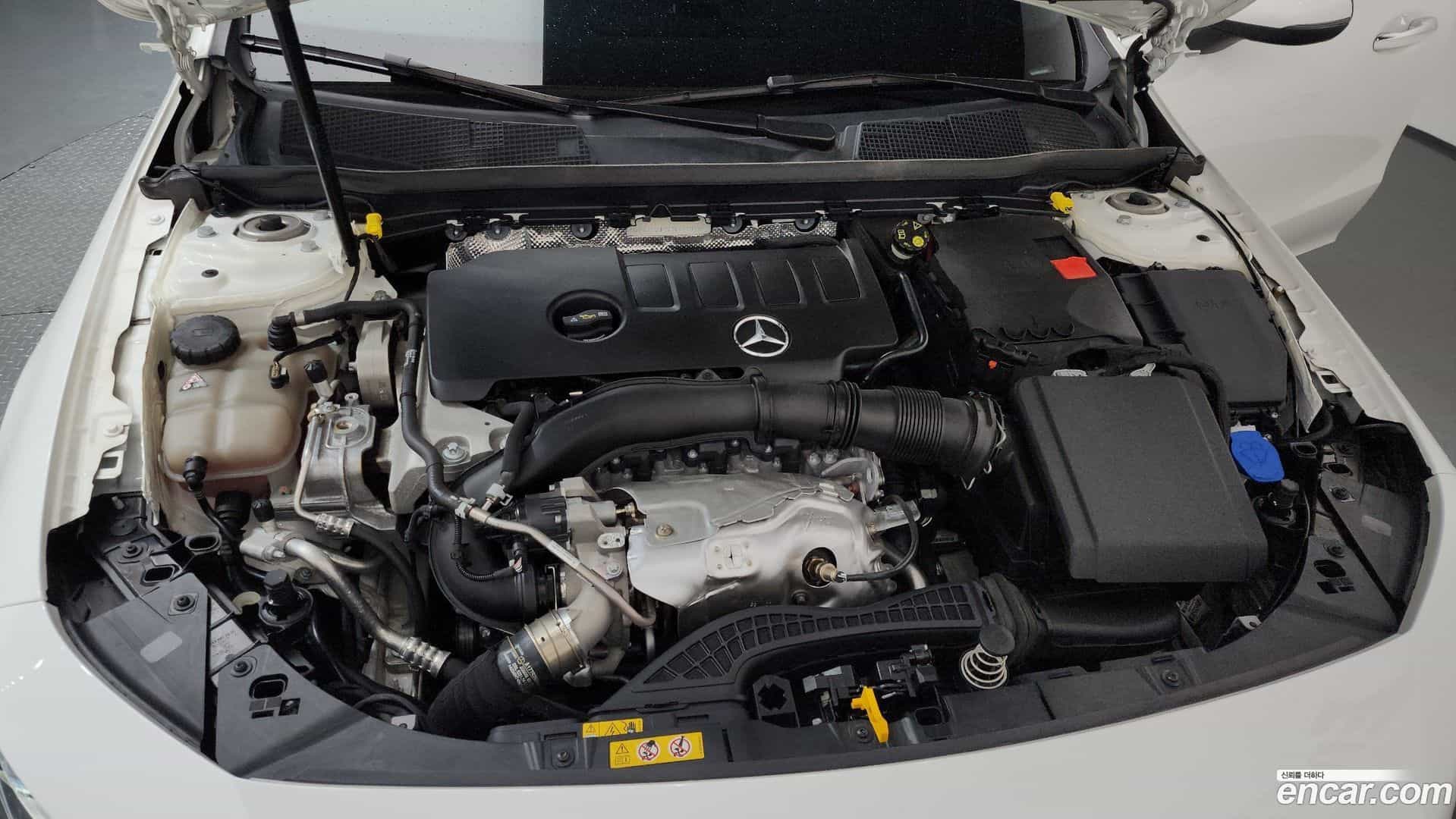 CLA-Class Mercedes-Benz 2023.4-OUTER-006