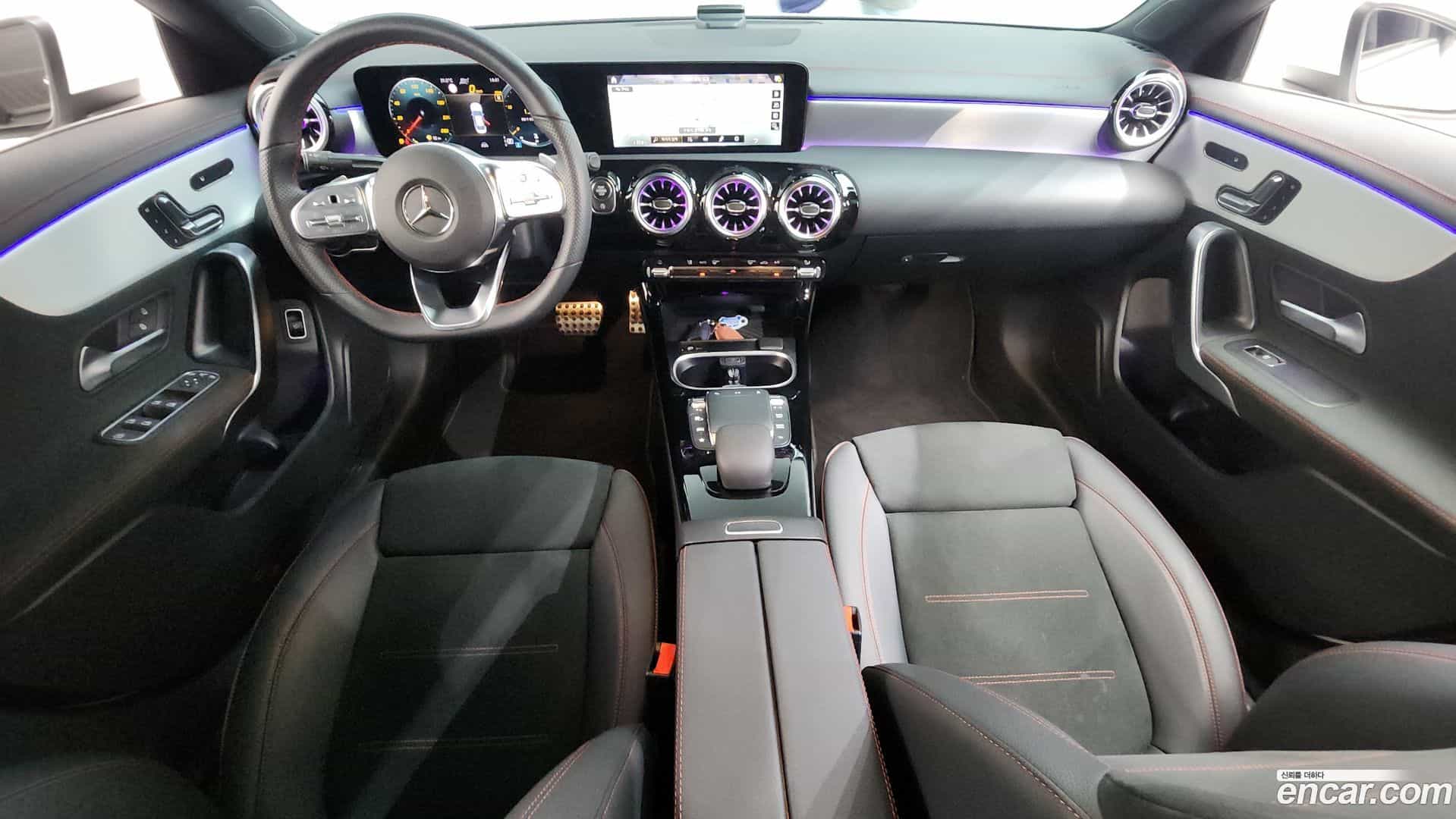 CLA-Class Mercedes-Benz 2023.4-INNER-007