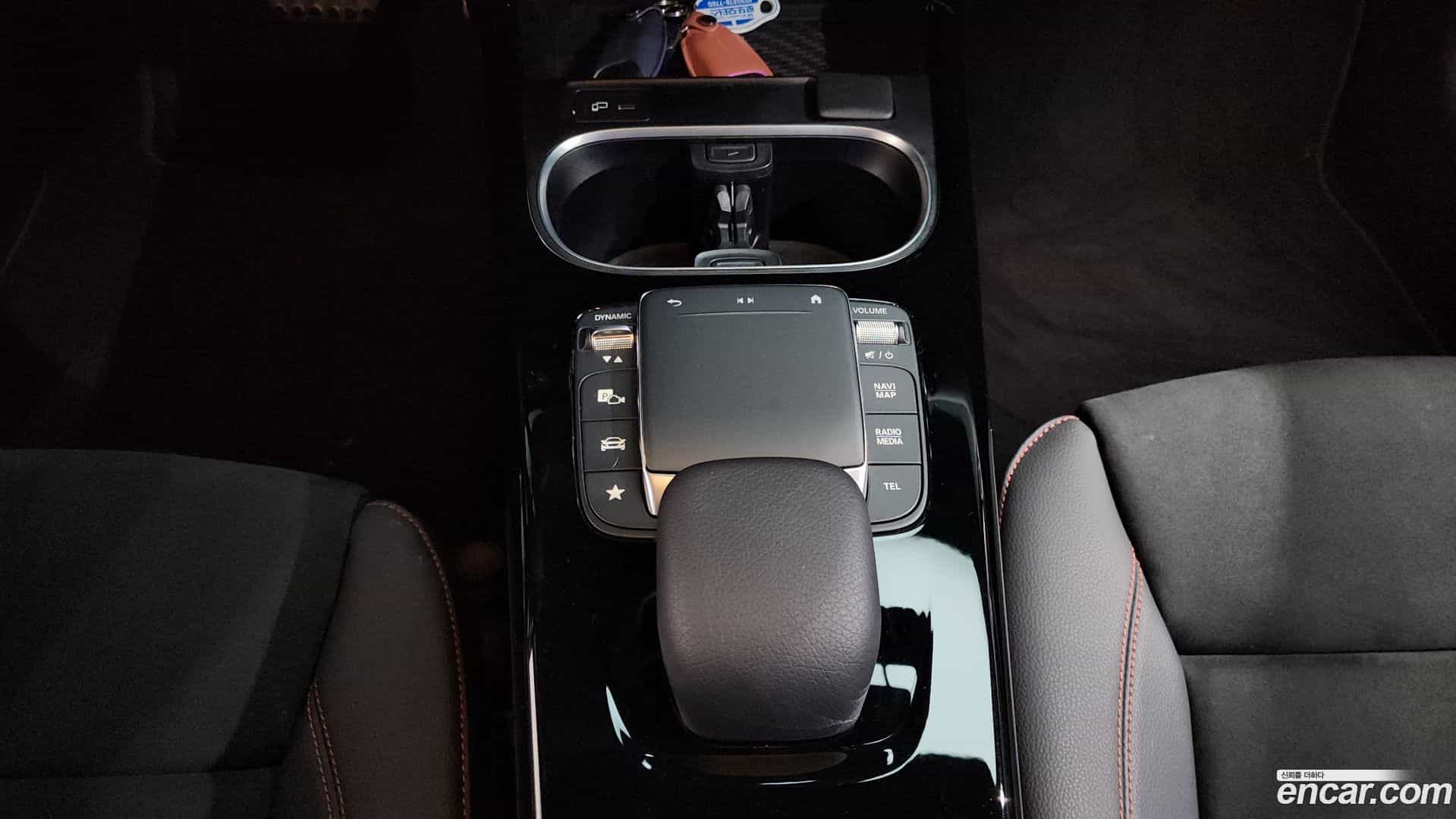 CLA-Class Mercedes-Benz 2023.4-INNER-009