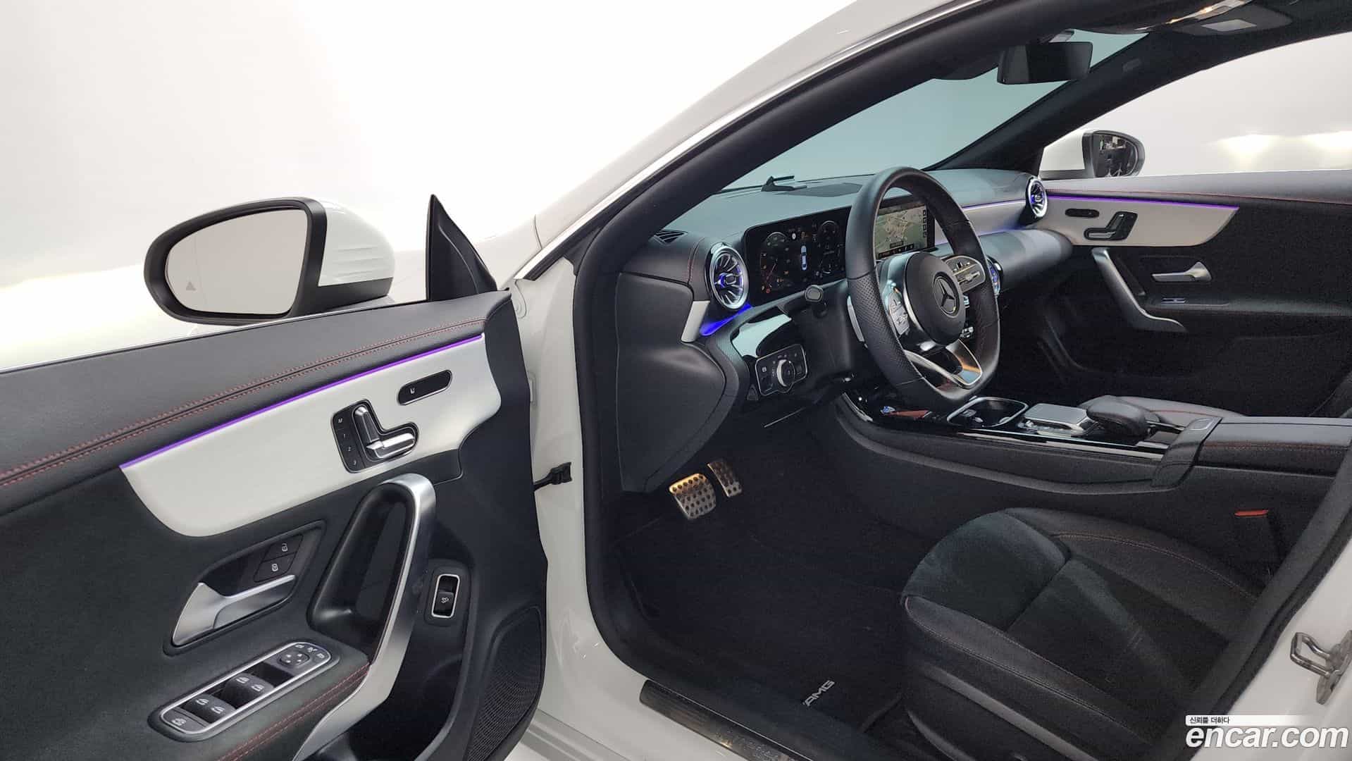 CLA-Class Mercedes-Benz 2023.4-INNER-010