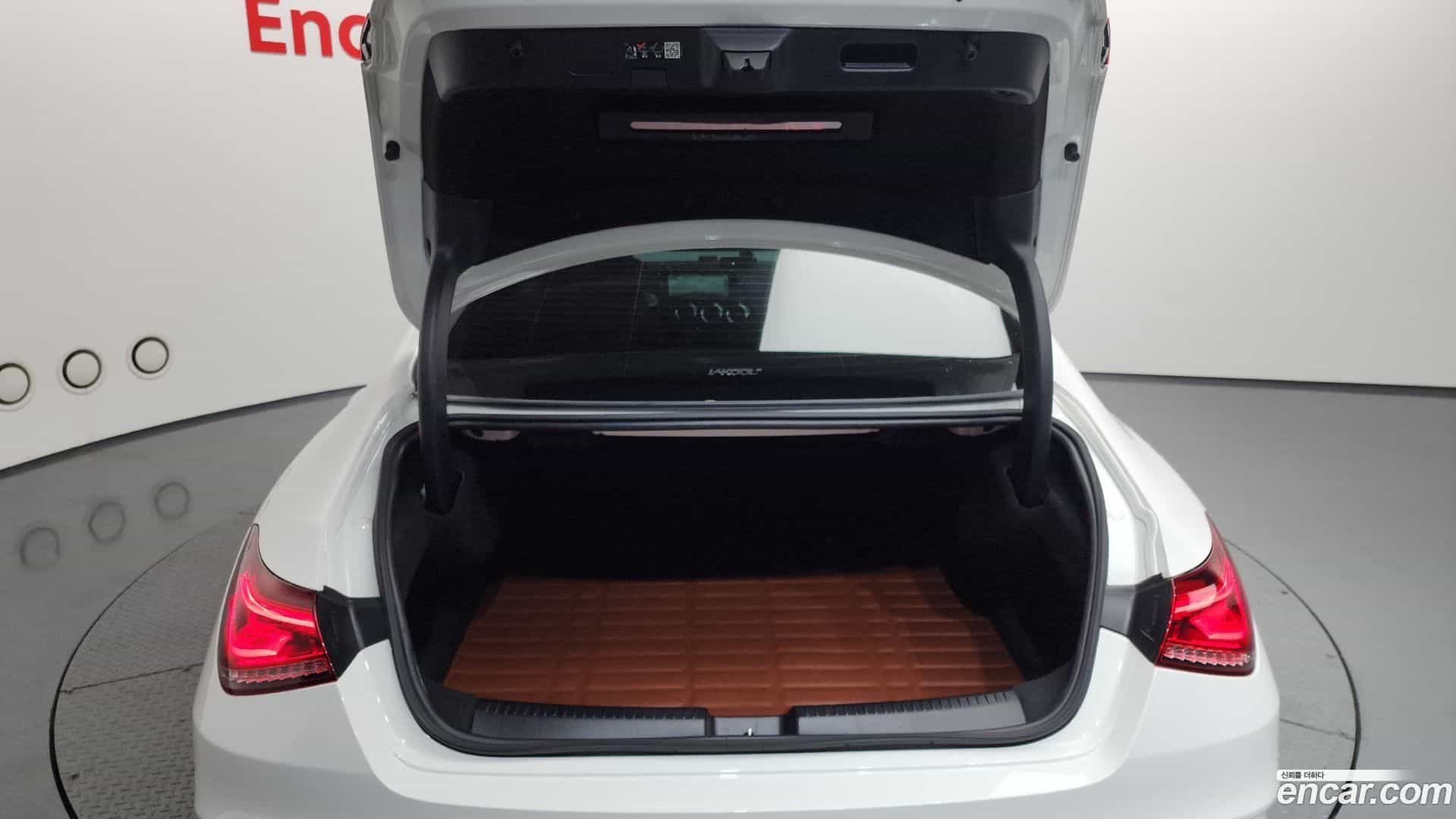 CLA-Class Mercedes-Benz 2023.4-OPTION-022
