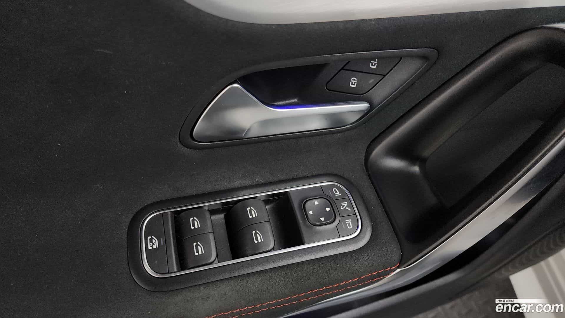 CLA-Class Mercedes-Benz 2023.4-OPTION-041