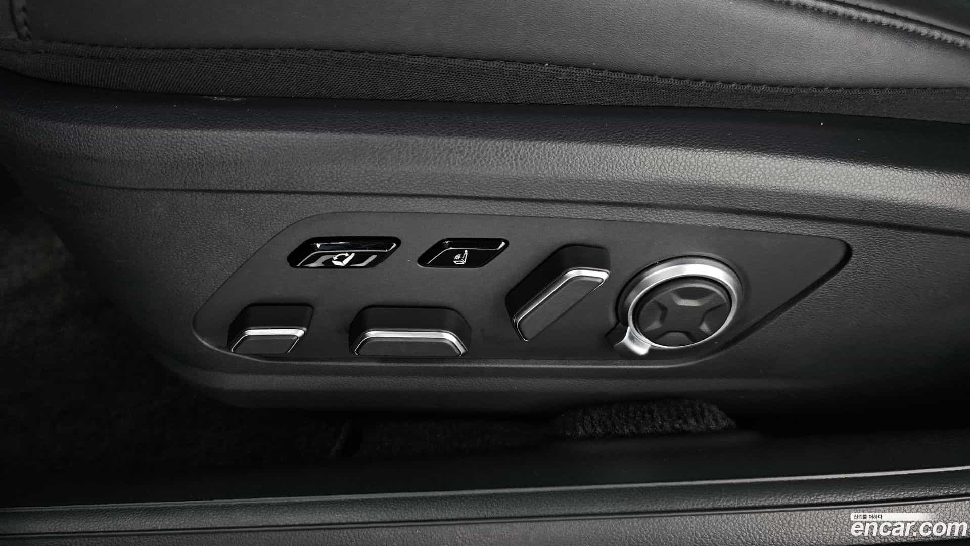 Grandeur Hyundai 2023.9-OPTION-044