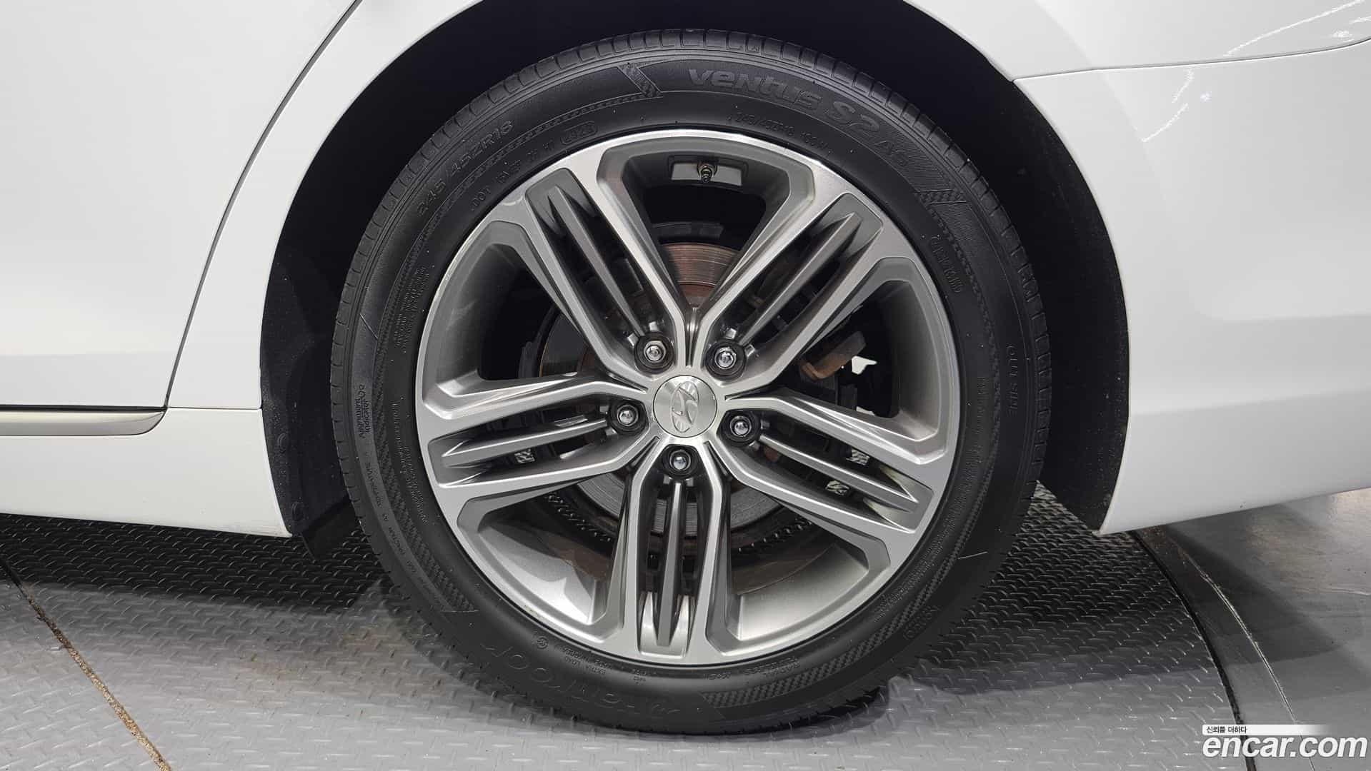 Grandeur Hyundai 2017.0-OUTER-031