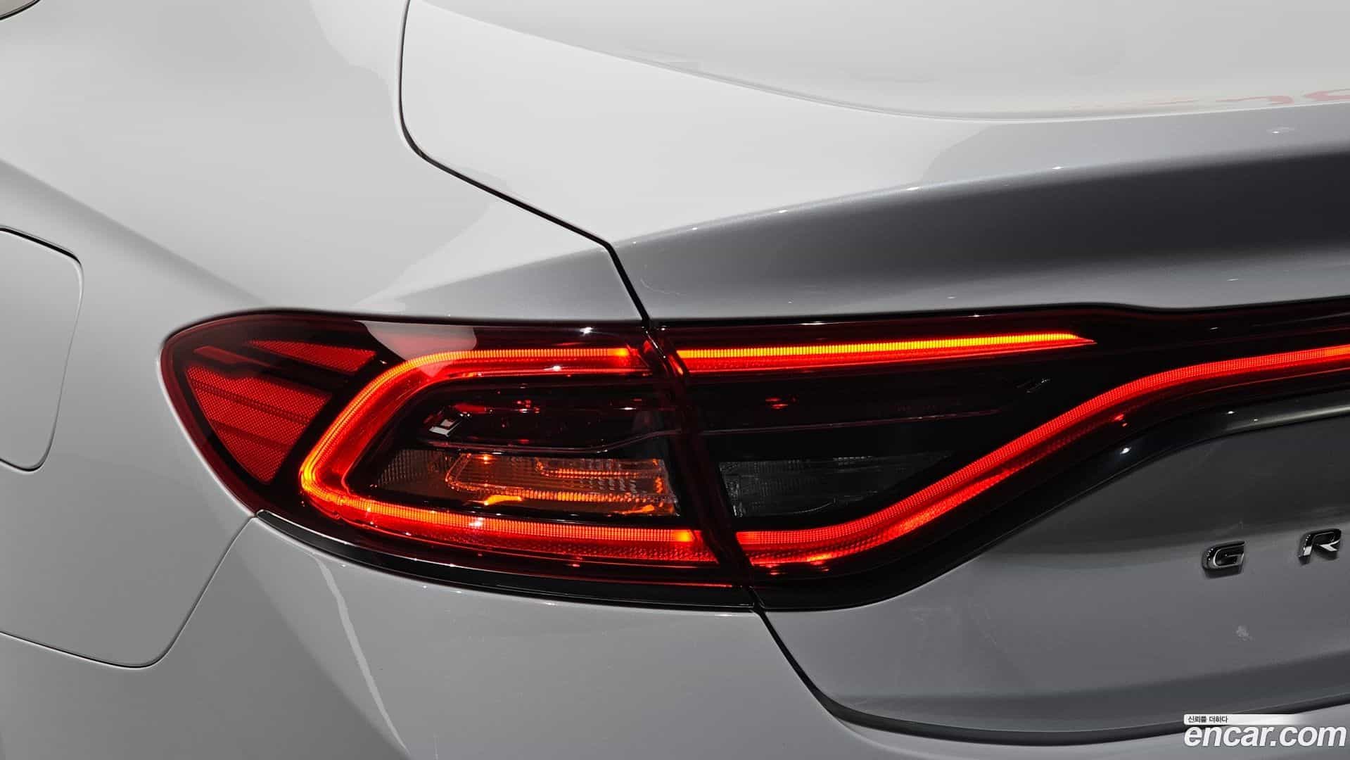 Grandeur Hyundai 2017.0-OUTER-033