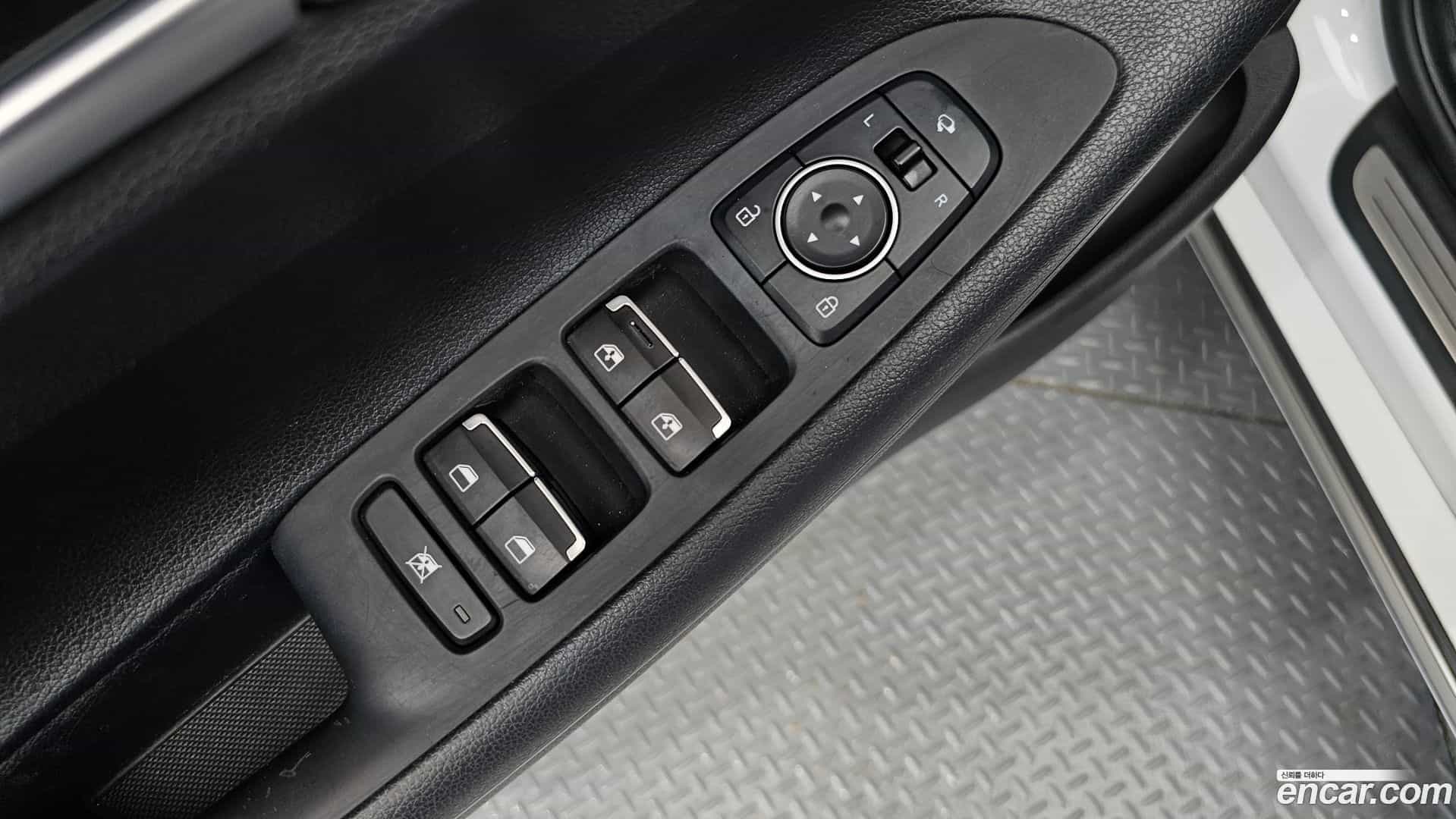 Grandeur Hyundai 2017.0-OPTION-041