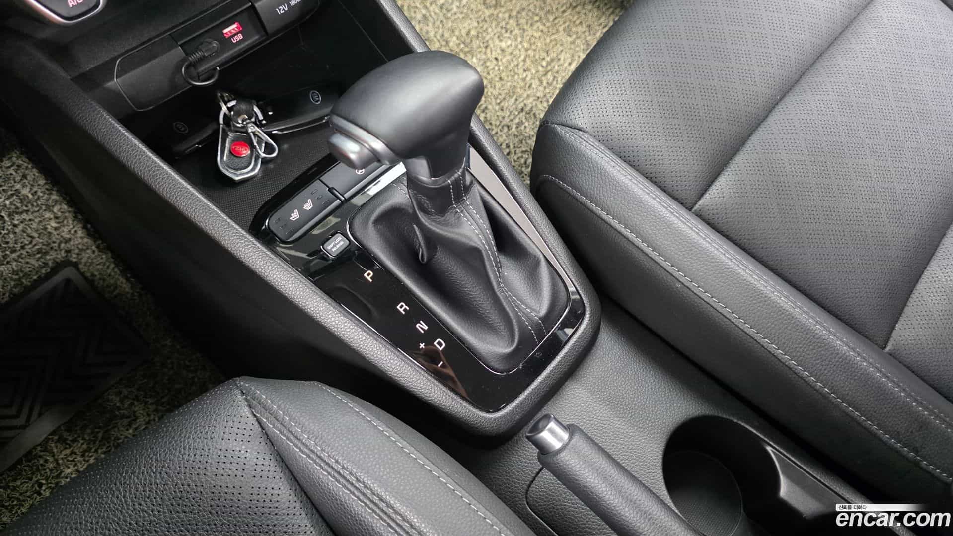Stonic Kia 2018.11-INNER-009
