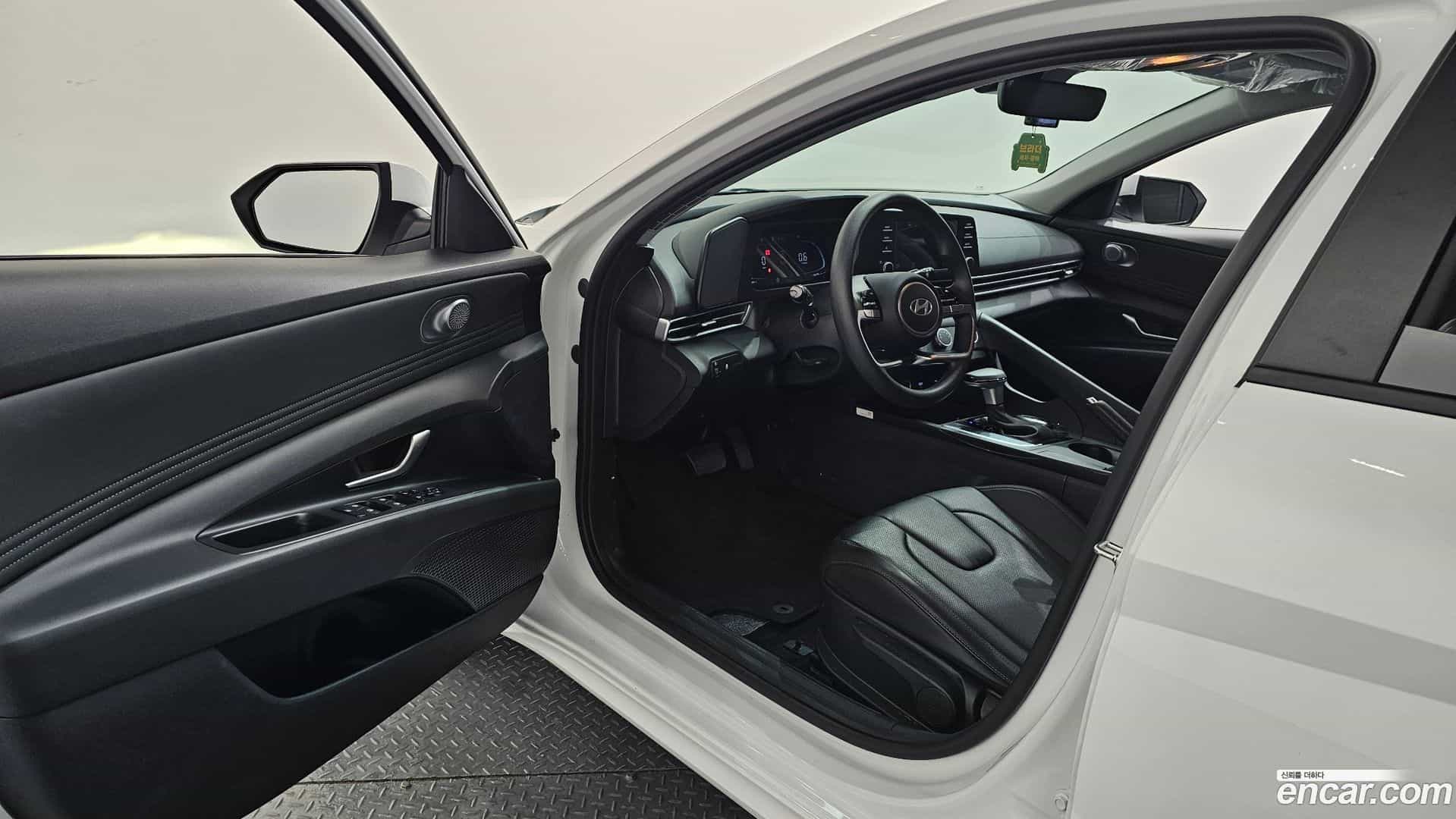AVANTE Hyundai 2026.1-INNER-010